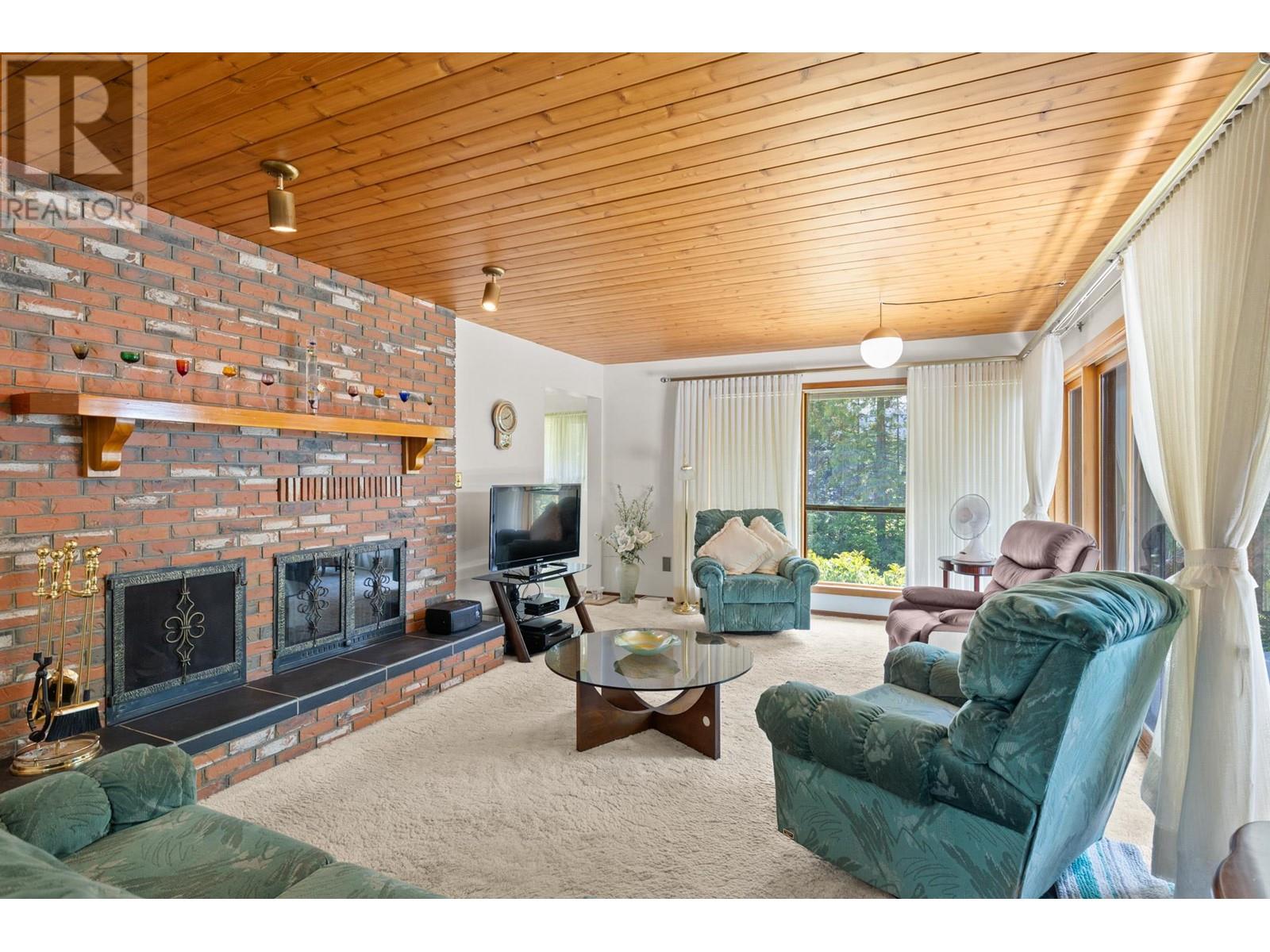  6210 50 Street Northeast, Salmon Arm