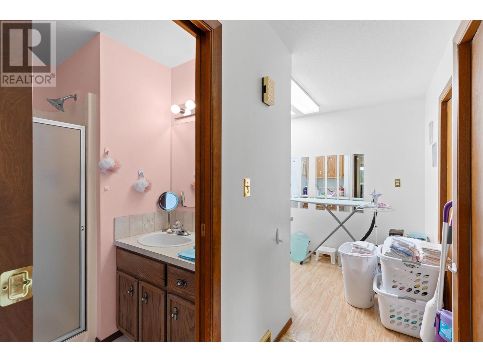  6210 50 Street Northeast, Salmon Arm