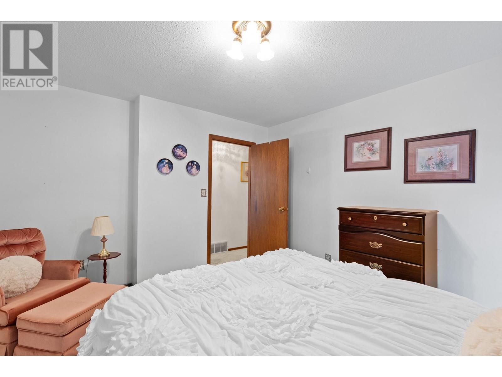  6210 50 Street Northeast, Salmon Arm