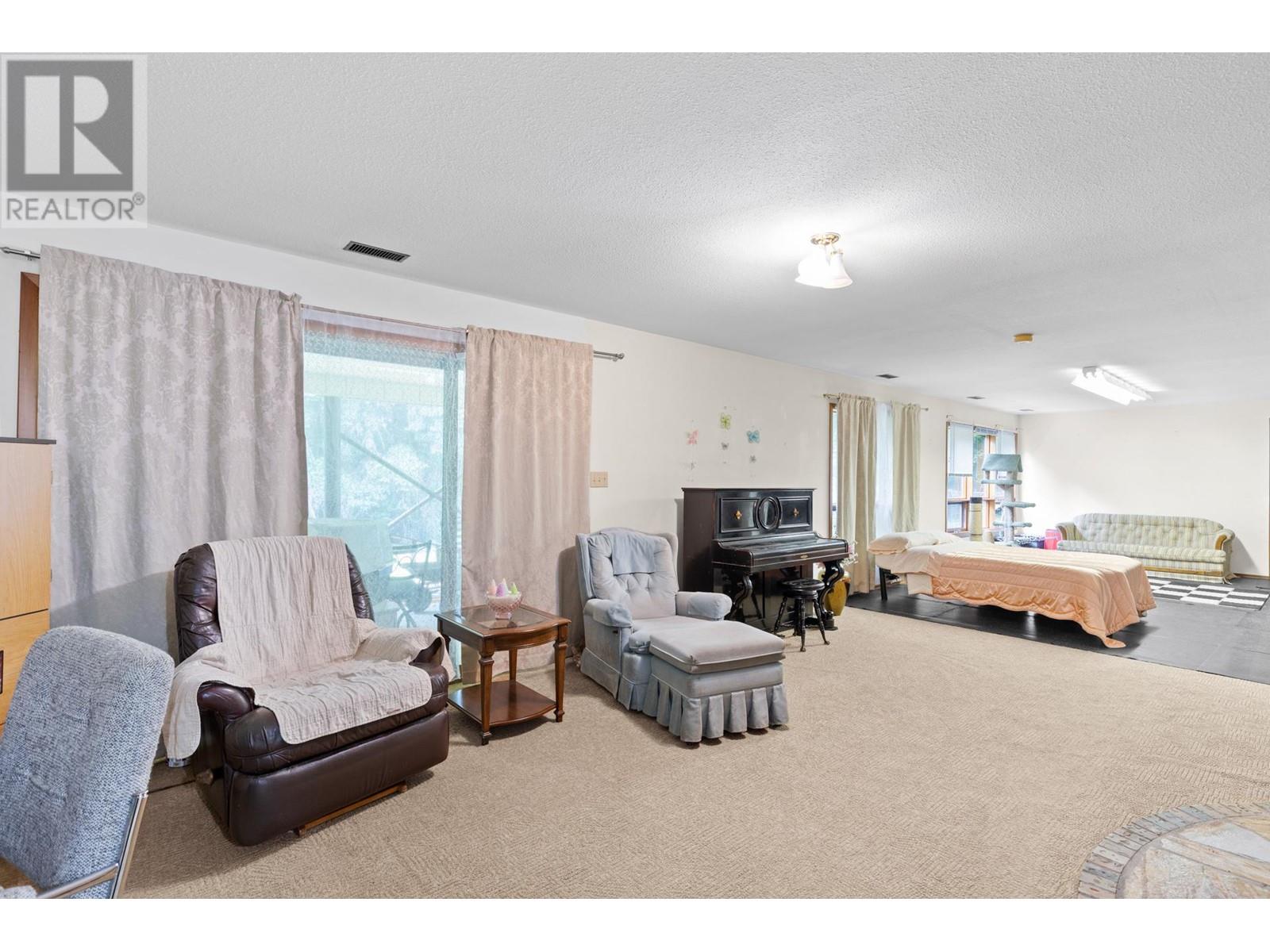  6210 50 Street Northeast, Salmon Arm