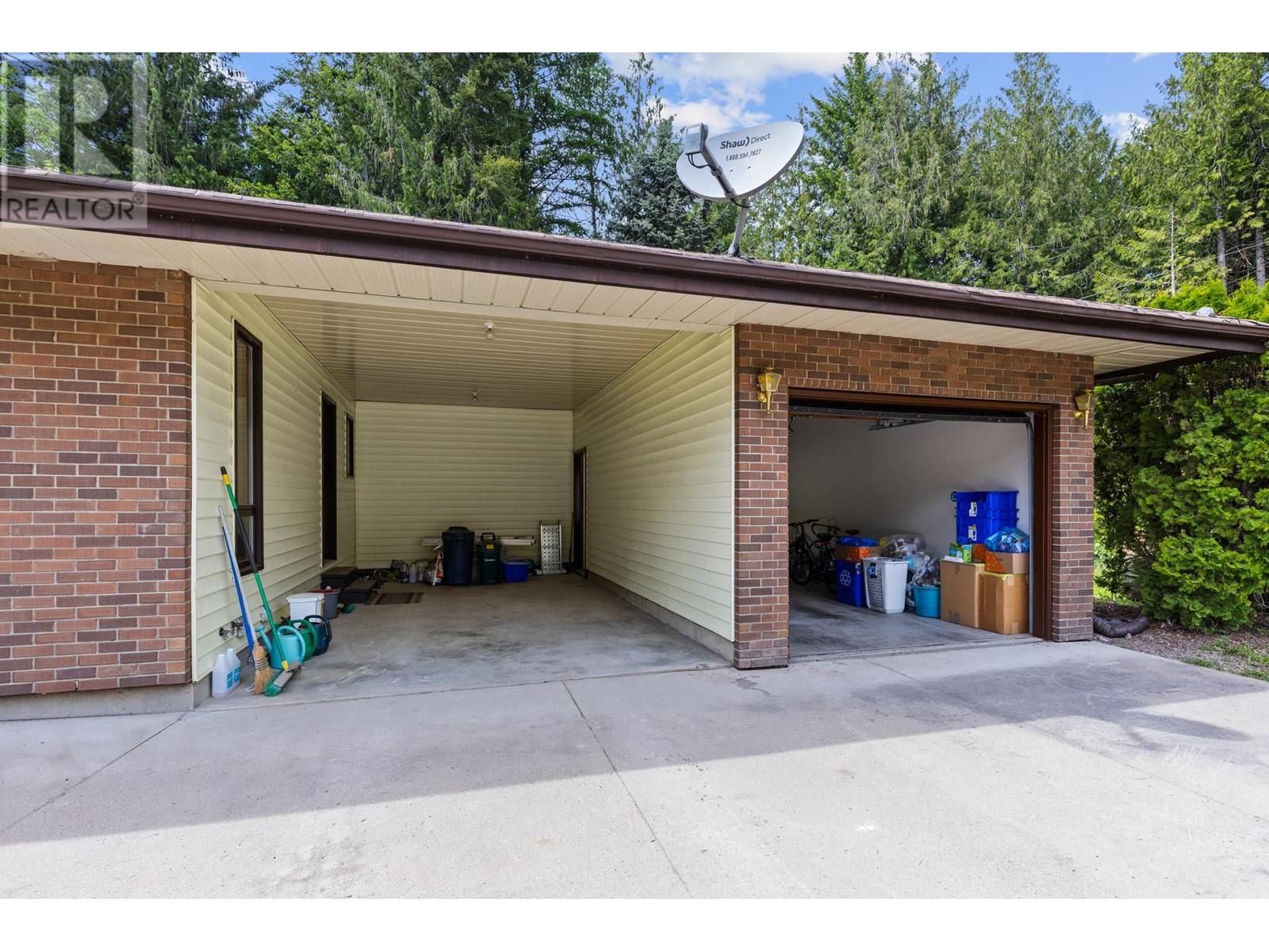  6210 50 Street Northeast, Salmon Arm