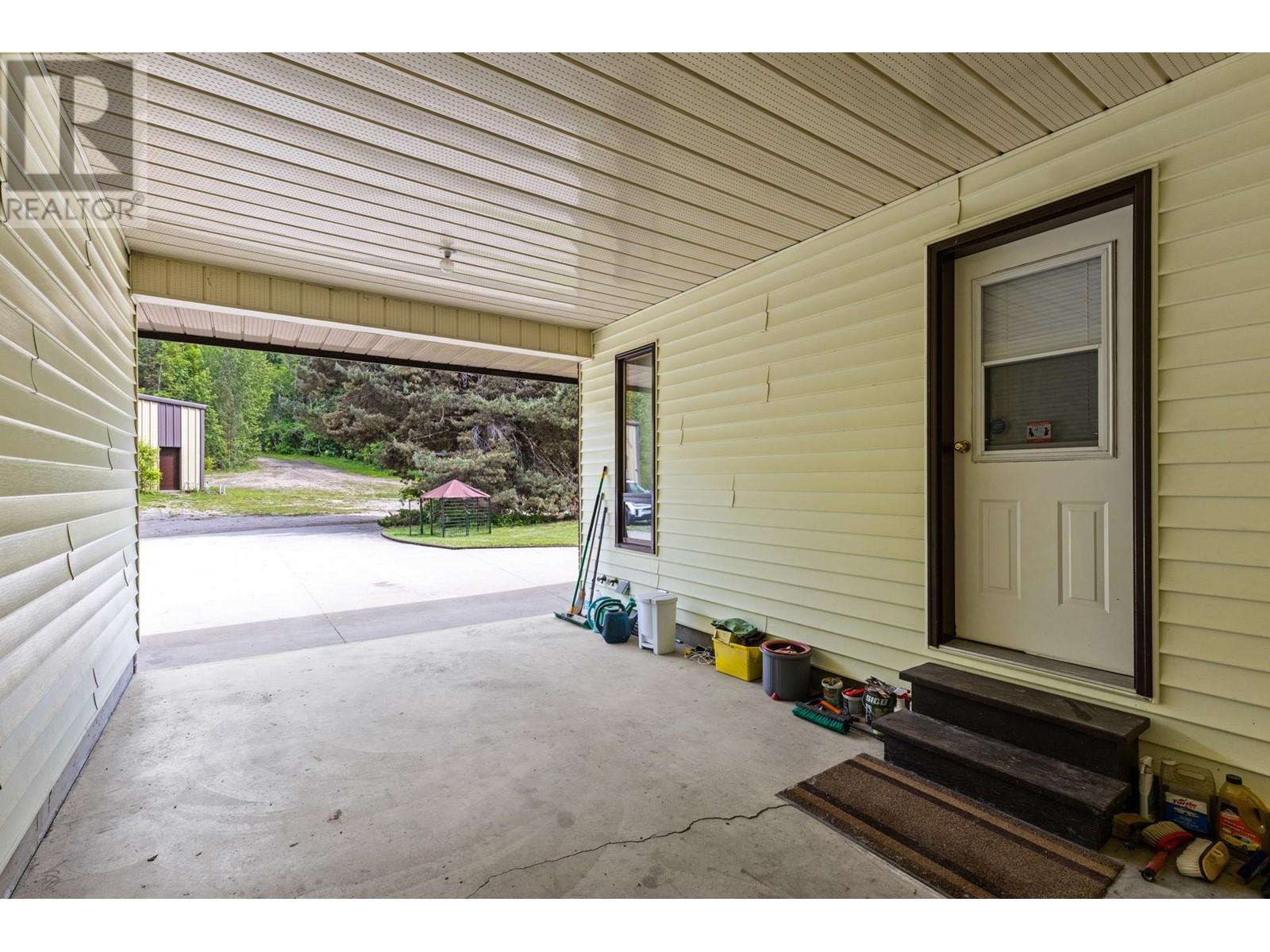  6210 50 Street Northeast, Salmon Arm