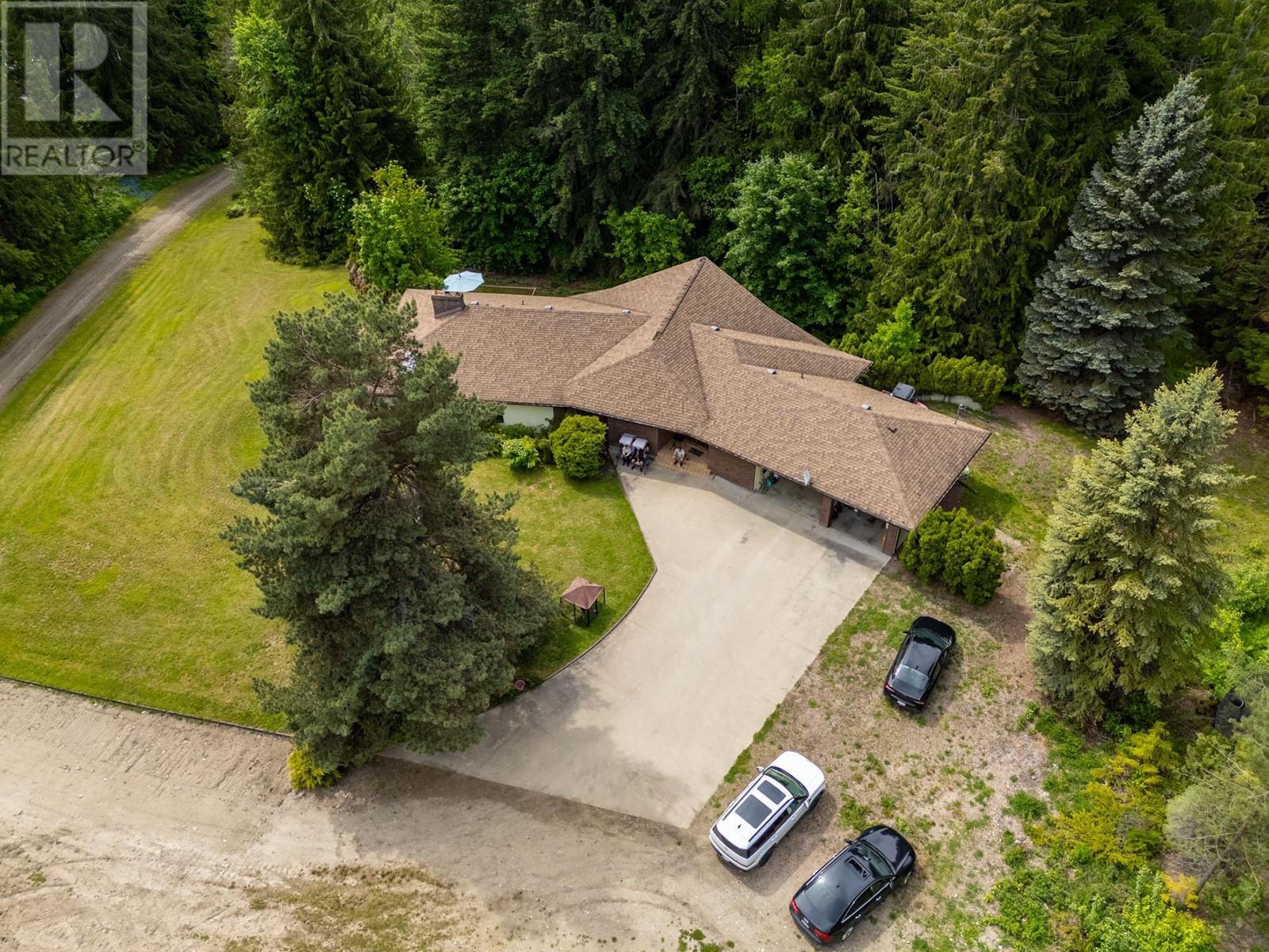  6210 50 Street Northeast, Salmon Arm