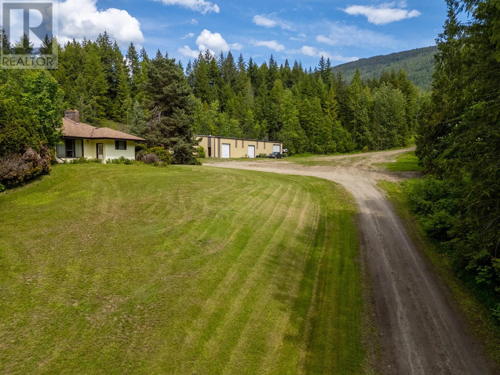  6210 50 Street Northeast, Salmon Arm