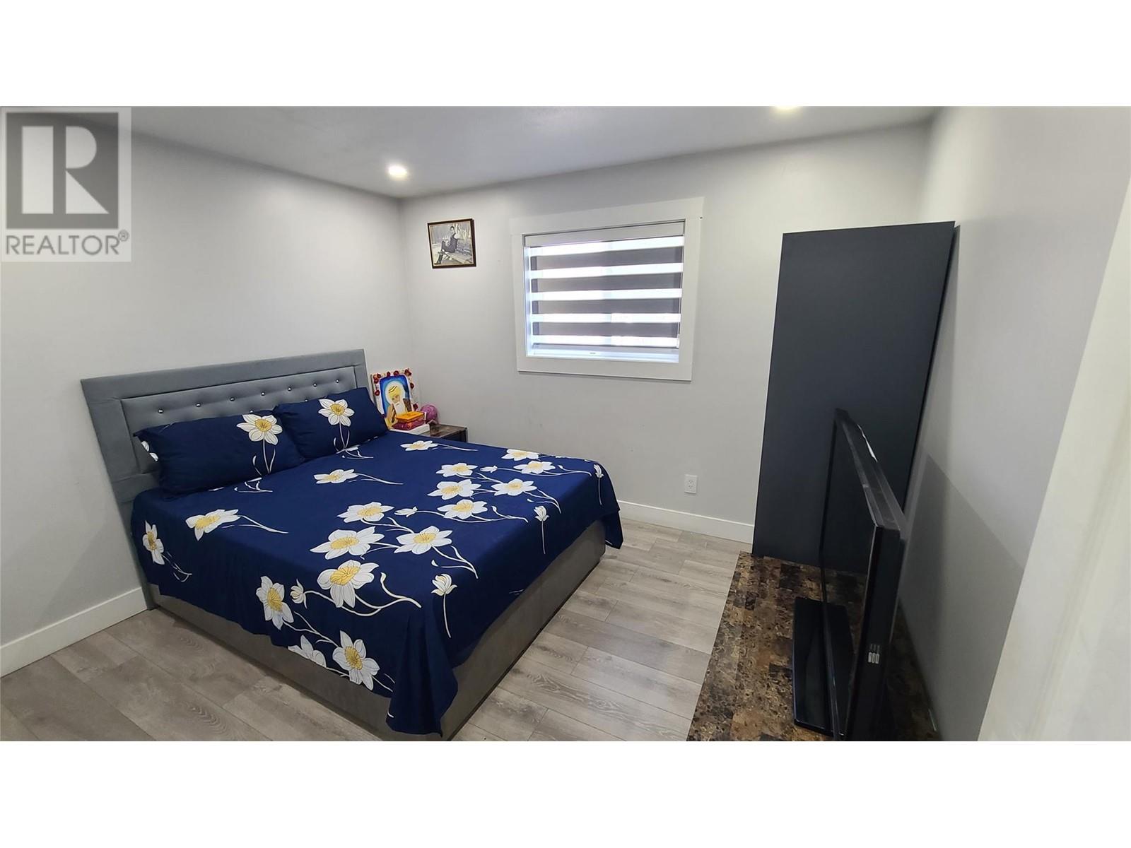 260 WILLOWS Place, Oliver