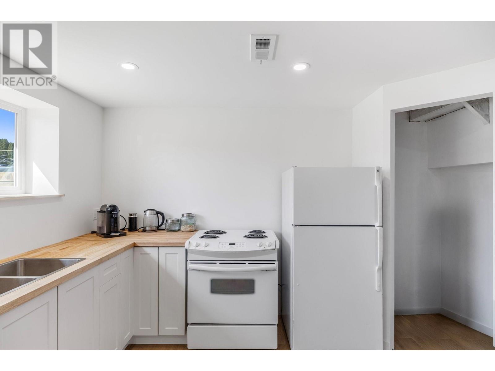 1224 LAWSON AVENUE - Image 32
