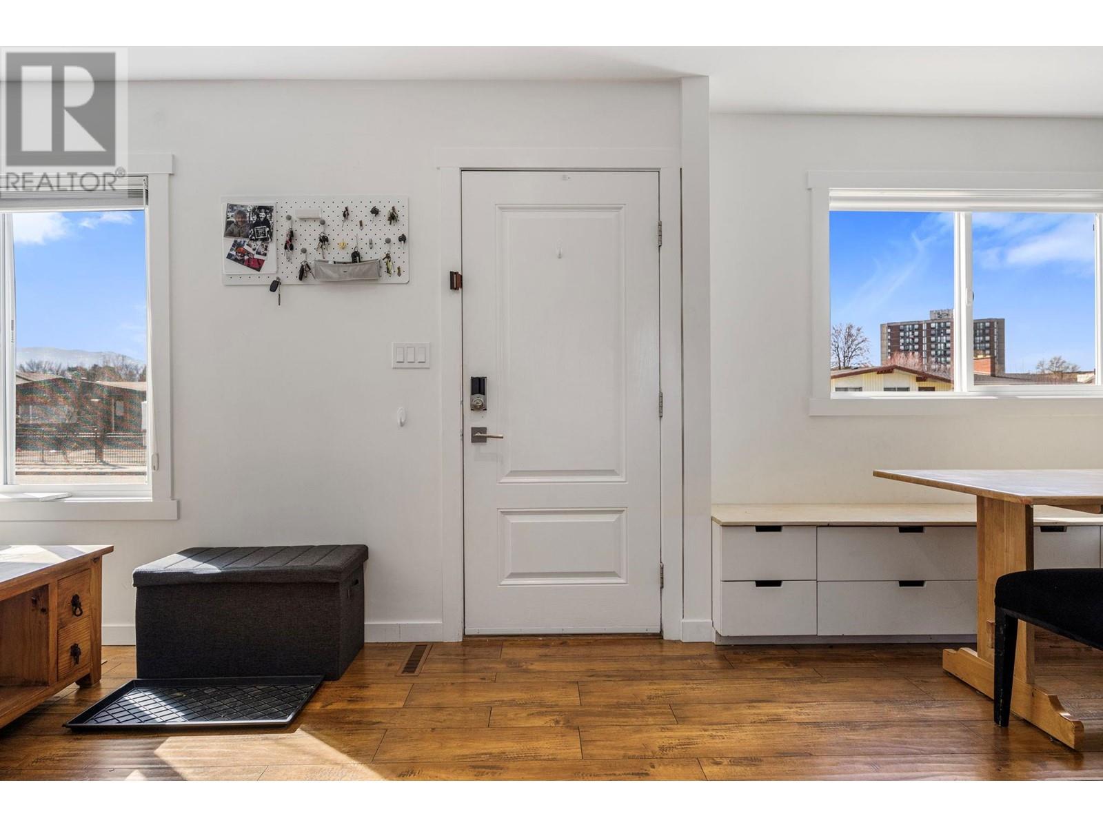 1224 LAWSON AVENUE - Image 2