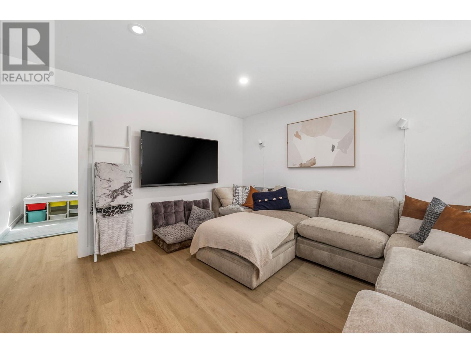 1224 LAWSON AVENUE - Image 35