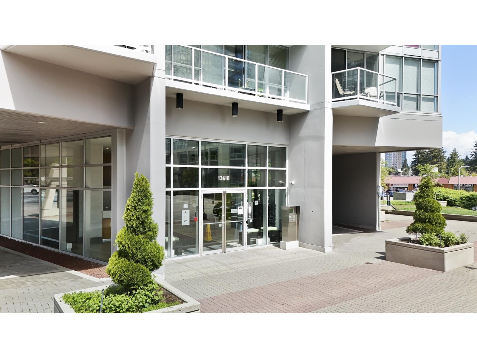 Photo 1 of 501 13618 100 Avenue, Surrey BC
