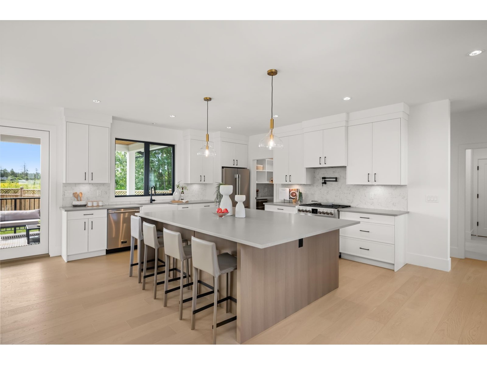 Photo 11 of 22186 44 Avenue, Langley BC