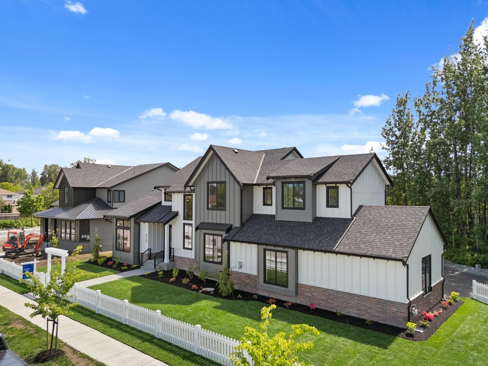 Photo 2 of 22186 44 Avenue, Langley BC