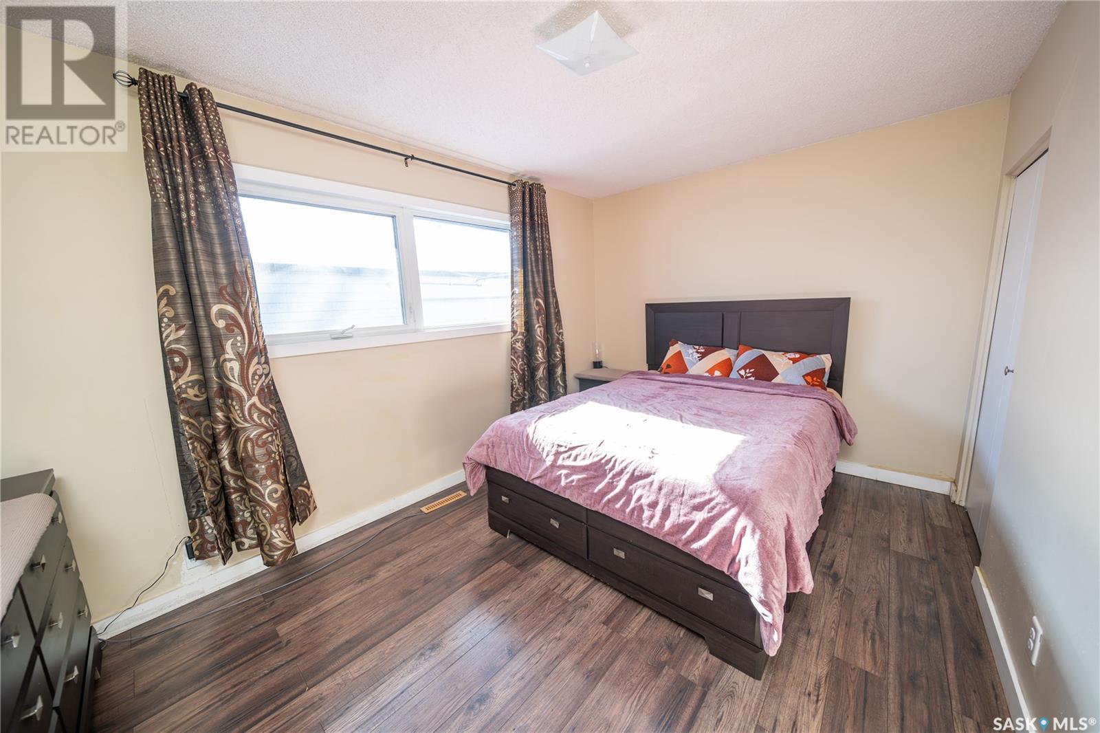 Photo 6 of 1405 Macpherson Avenue, Regina SK
