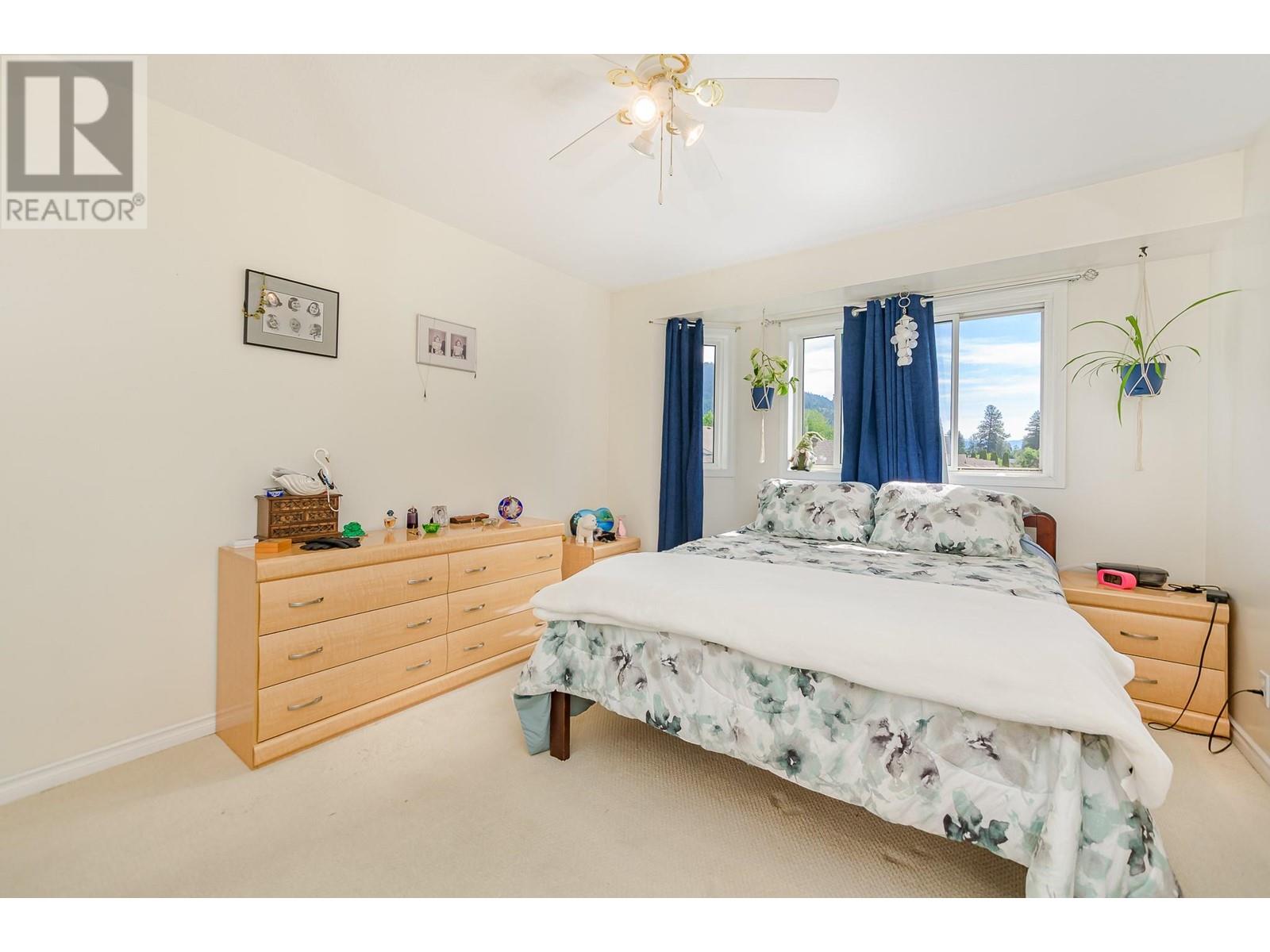 214 211 Kildonan Avenue, Enderby