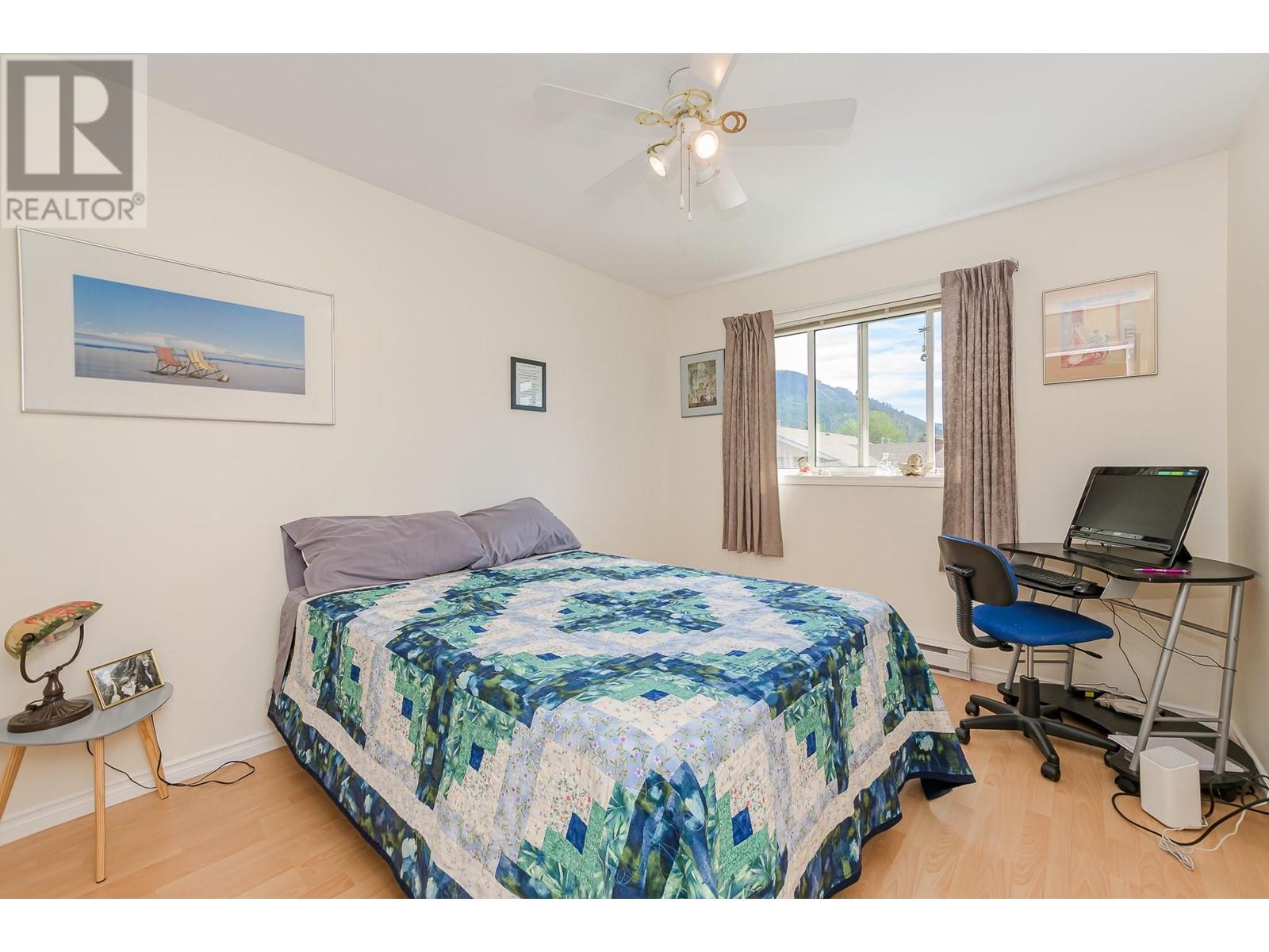 214 211 Kildonan Avenue, Enderby