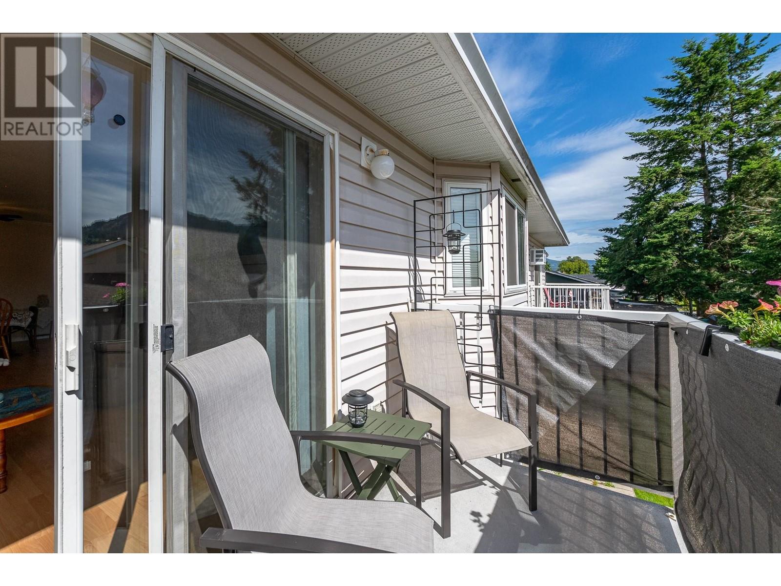 214 211 Kildonan Avenue, Enderby