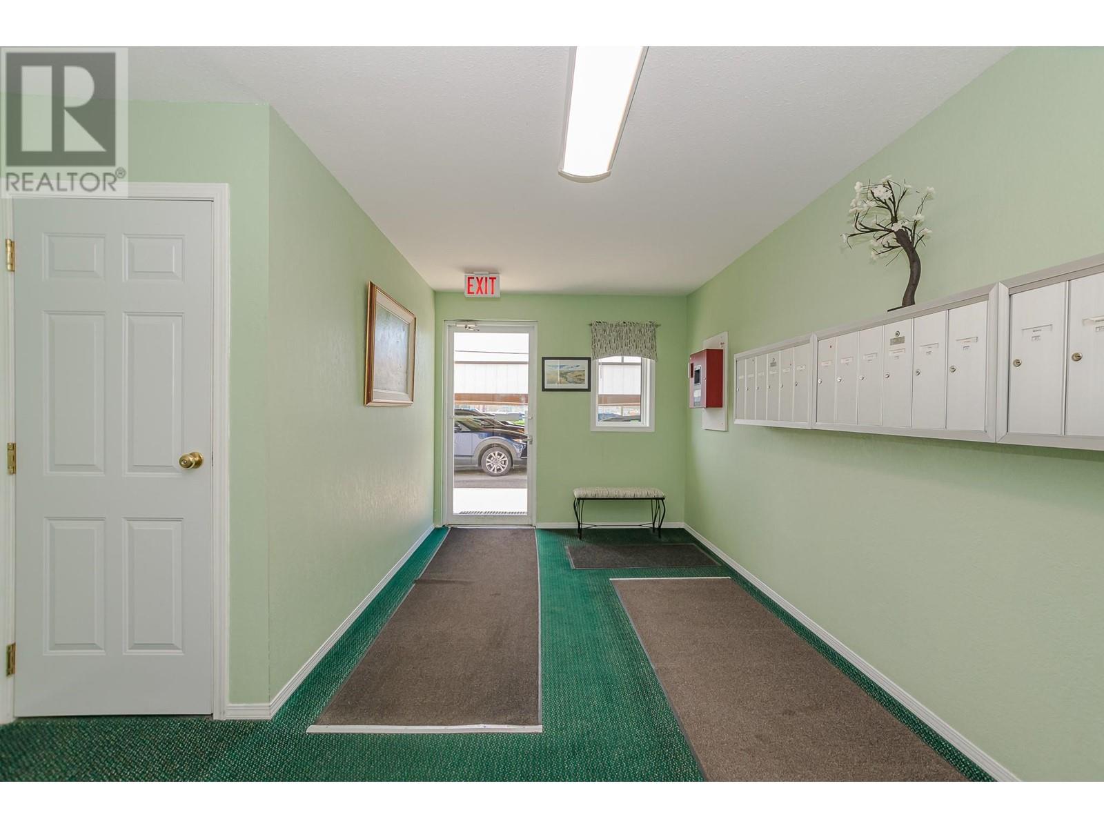 214 211 Kildonan Avenue, Enderby