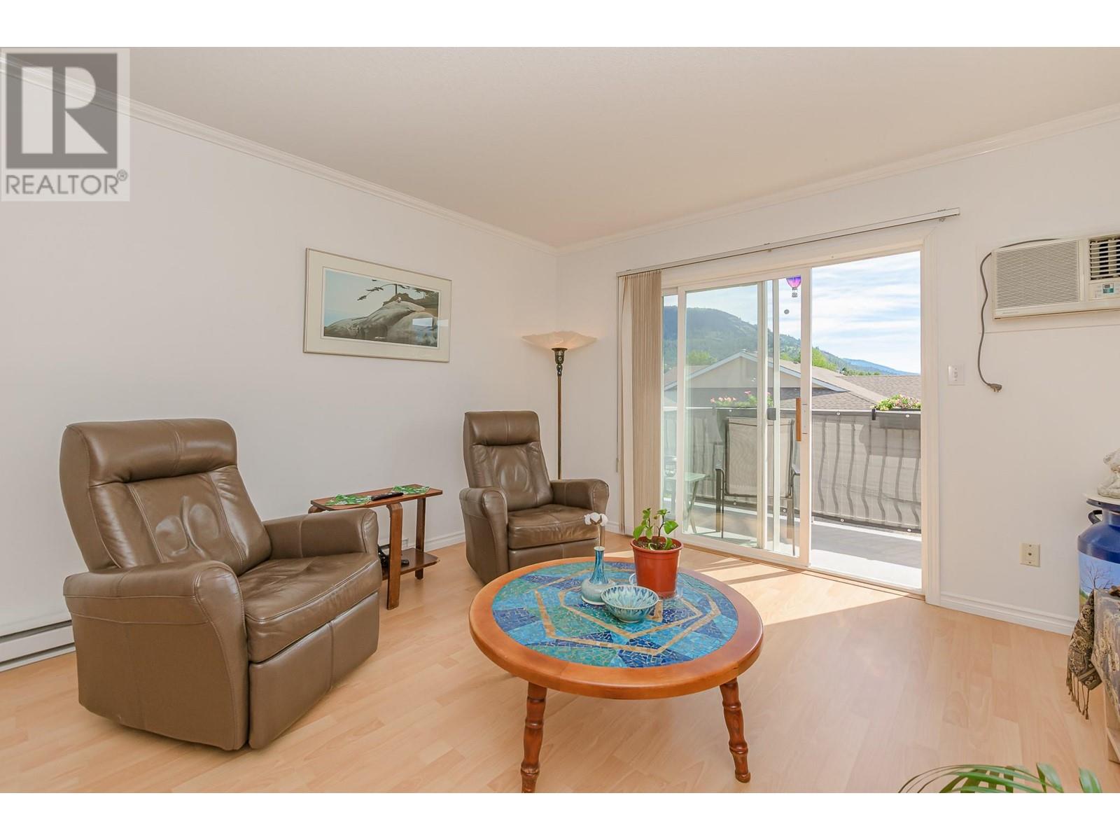 214 211 Kildonan Avenue, Enderby