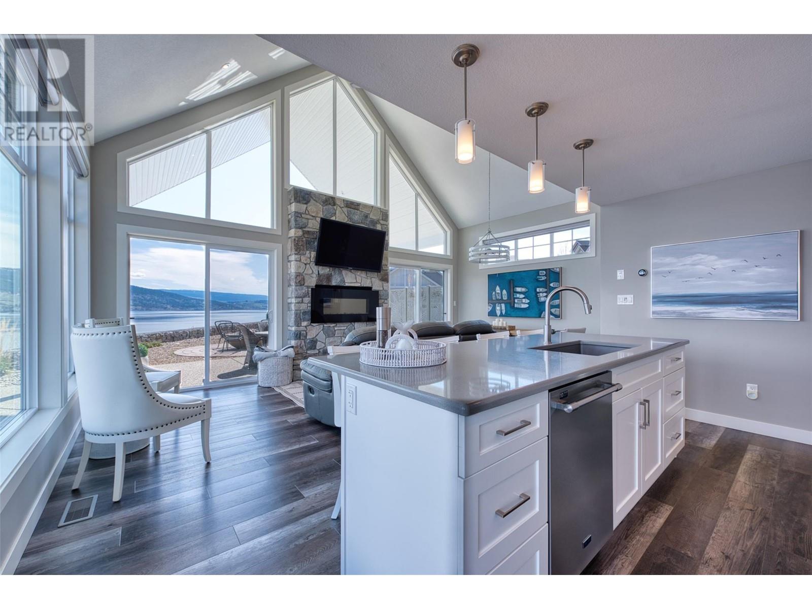 275 7022 Barcelona Drive, Kelowna