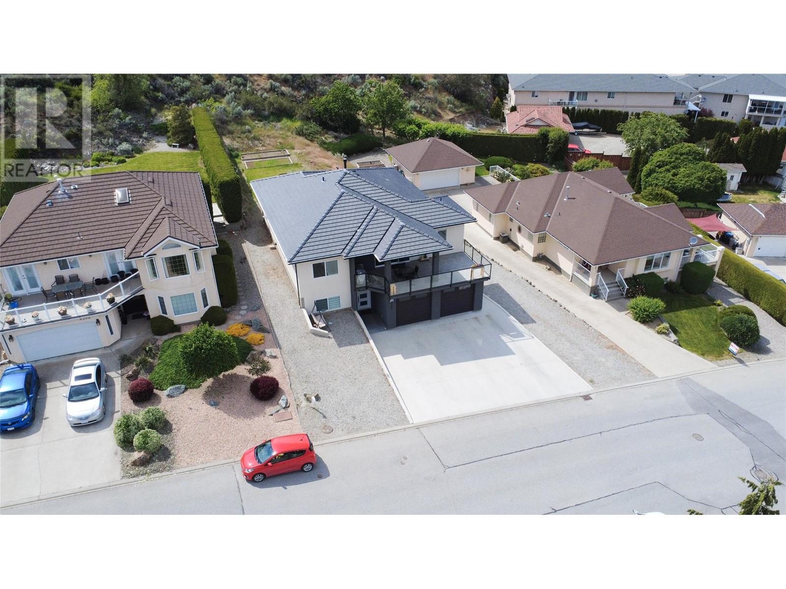 4208 FAIRWINDS Drive, Osoyoos