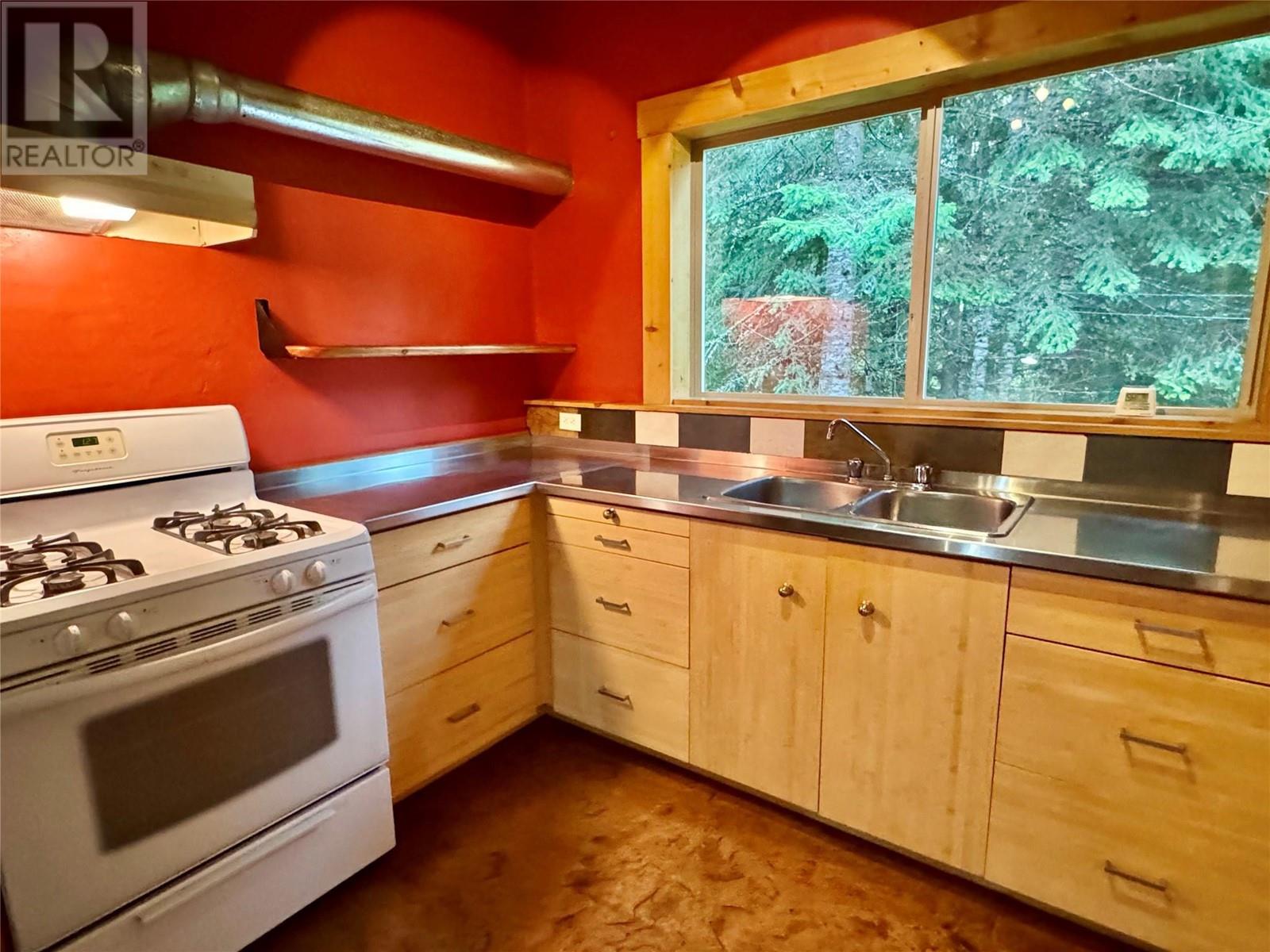 Photo 10 of 6610 6 Highway, Ymir BC