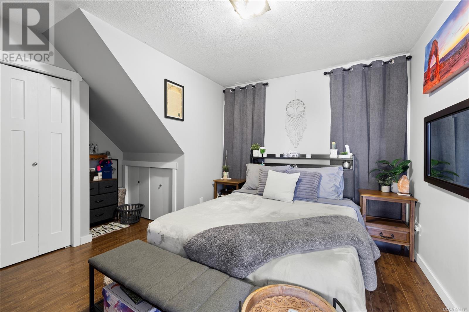 174 Stanford Ave E, Parksville real estate listing 1001173