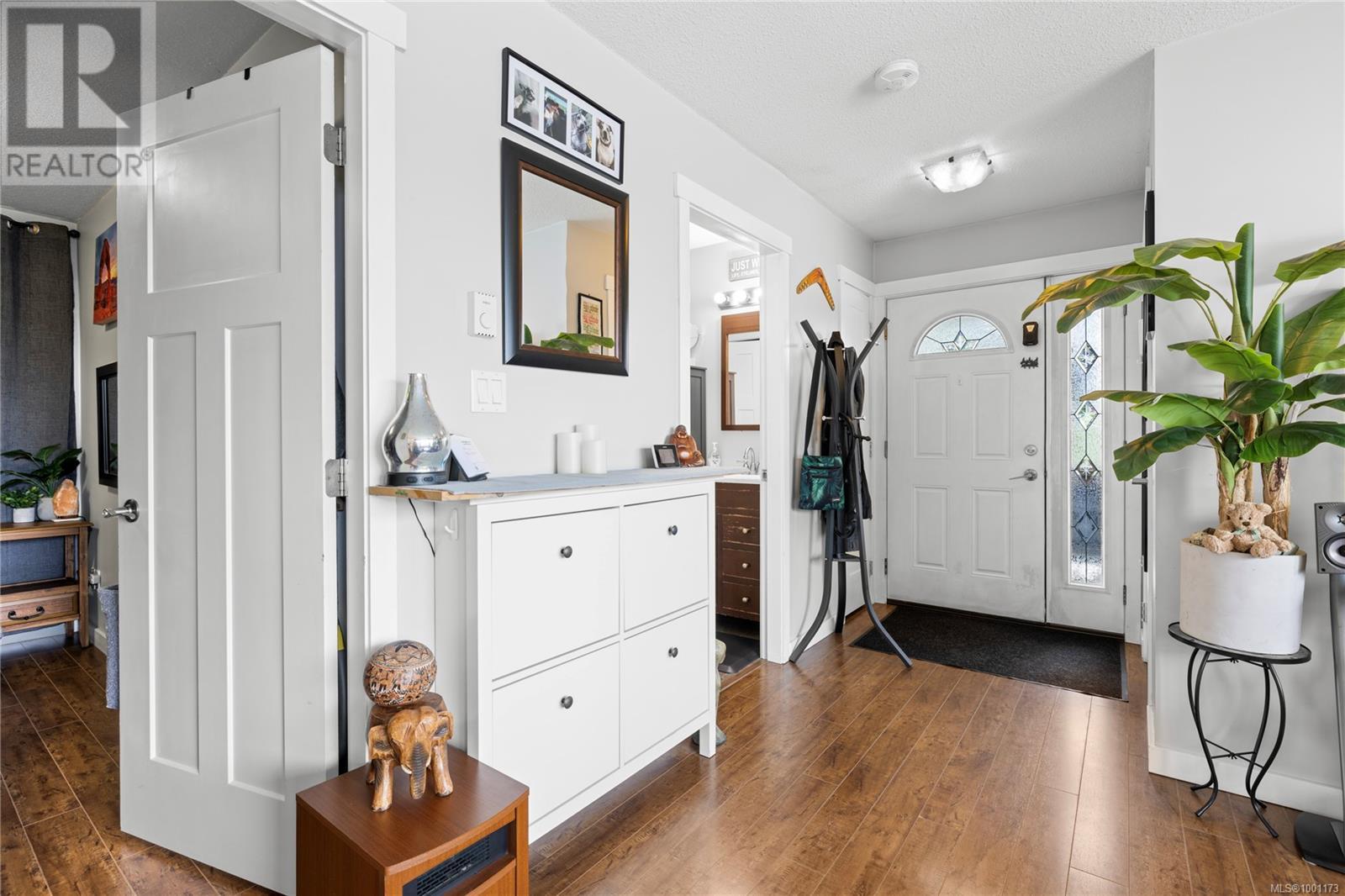 174 Stanford Ave E, Parksville real estate listing 1001173