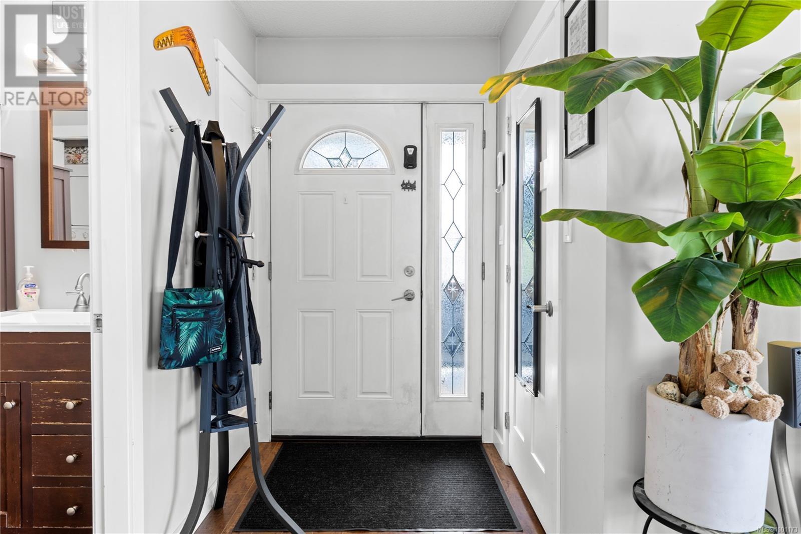 174 Stanford Ave E, Parksville real estate listing 1001173