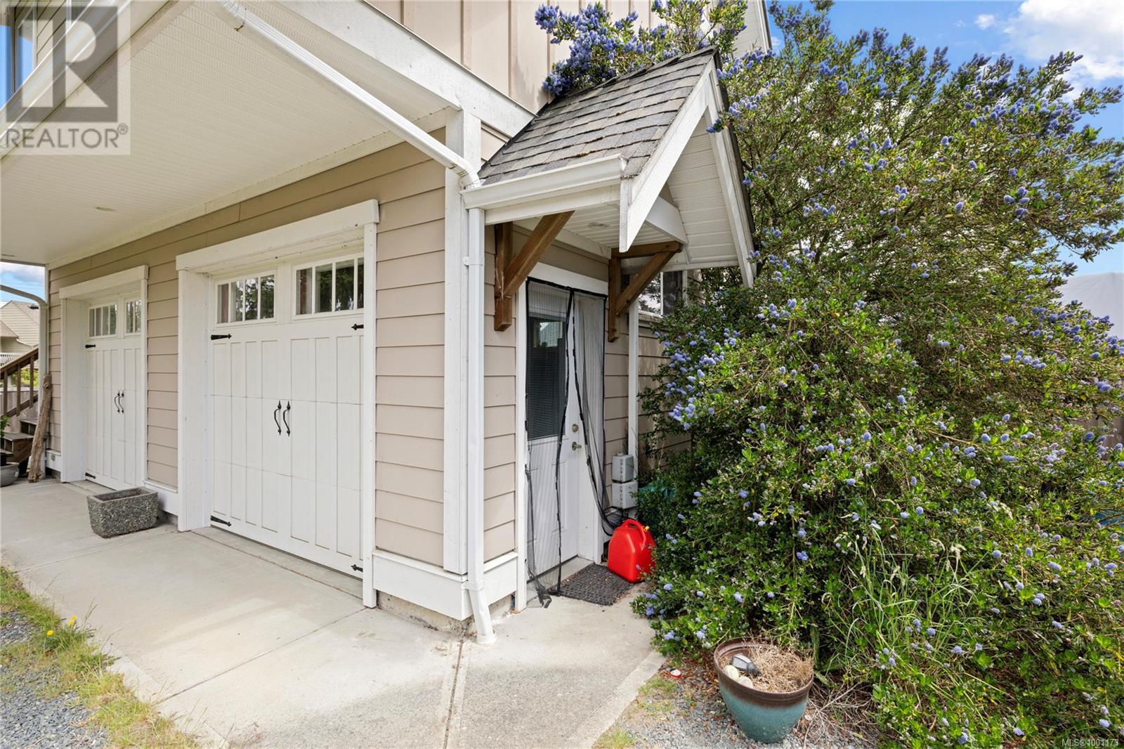 174 Stanford Ave E, Parksville real estate listing 1001173