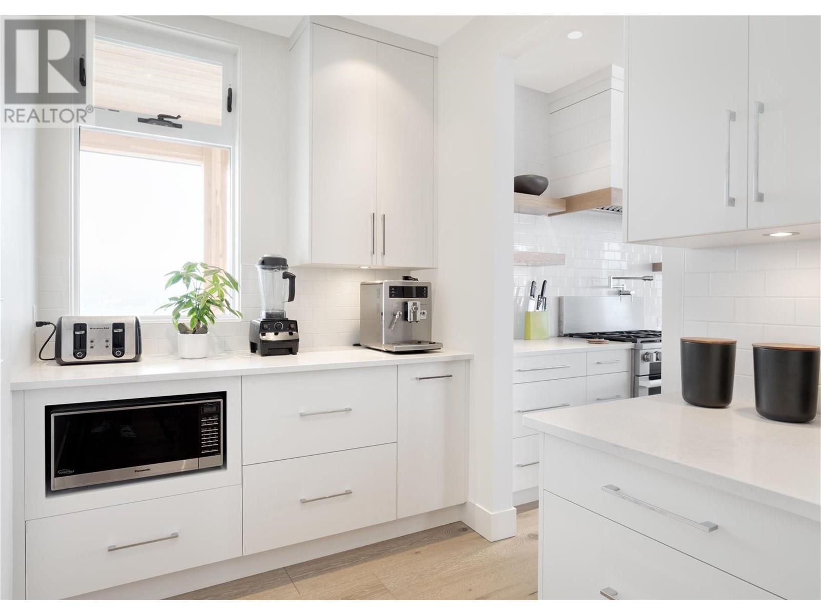 1372 Mine Hill Drive, Kelowna