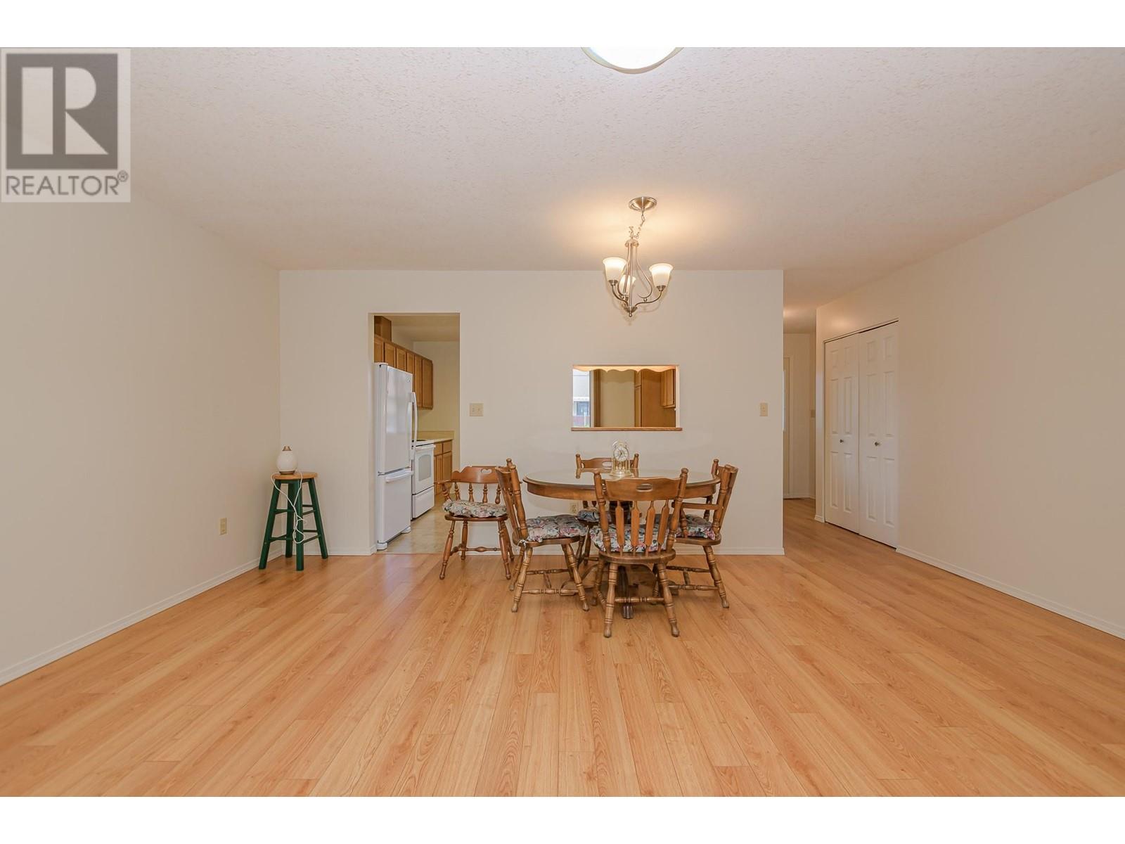 10 151 8 Avenue Southwest, Salmon Arm