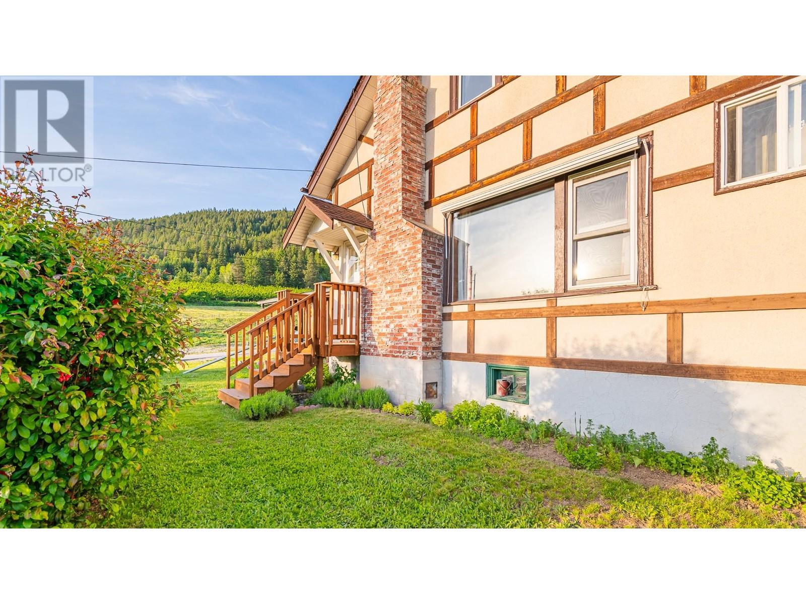 1843 McLaren Street, Creston