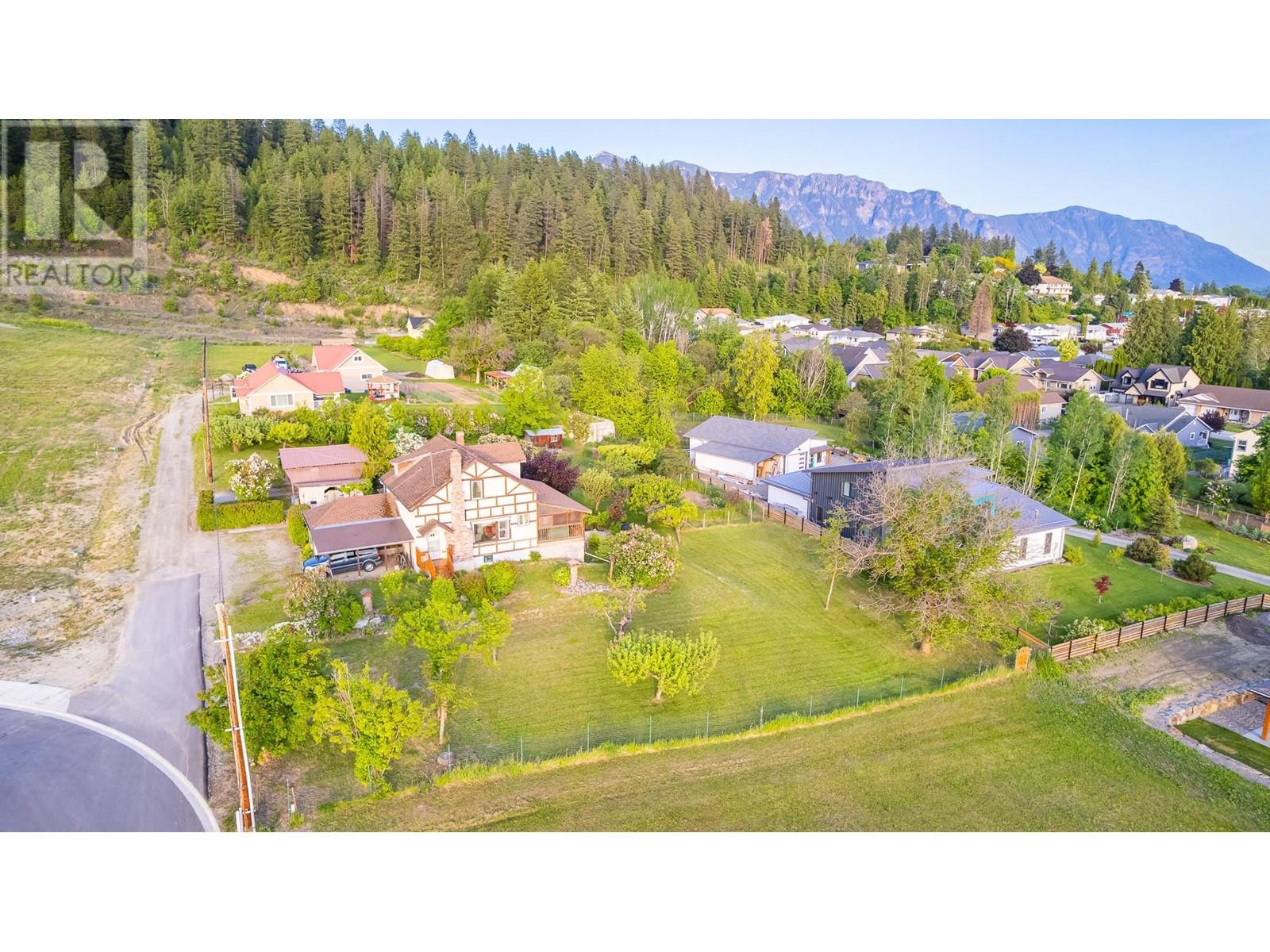 1843 McLaren Street, Creston