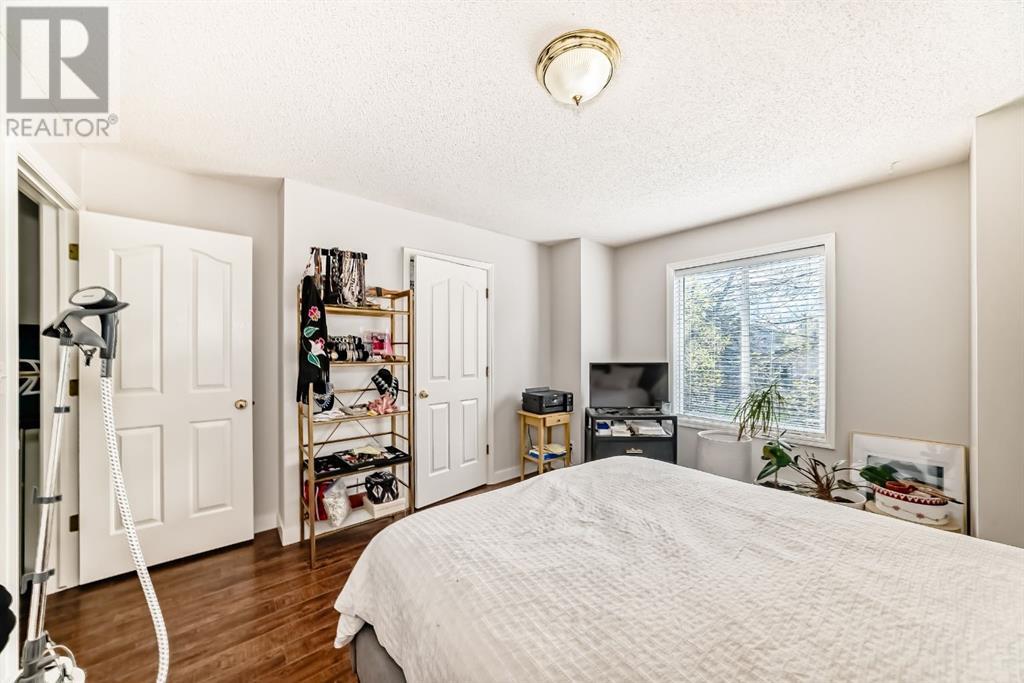 Single Family House for Sale in    Street SW Killarney/Glengarry Calgary 
