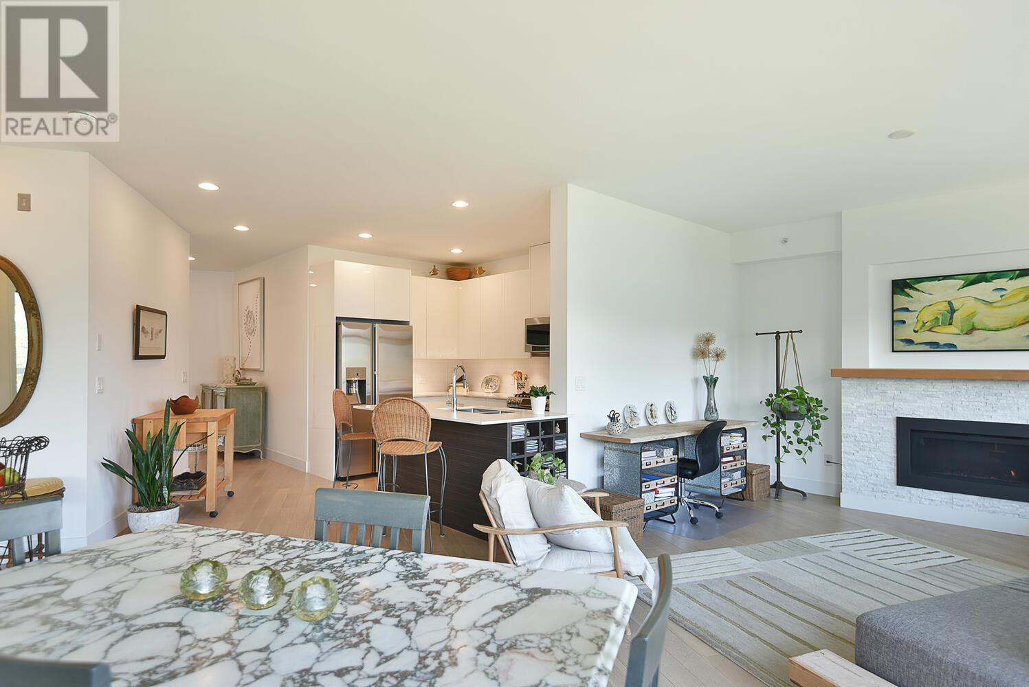 302 5780 MARINE WAY, Sechelt