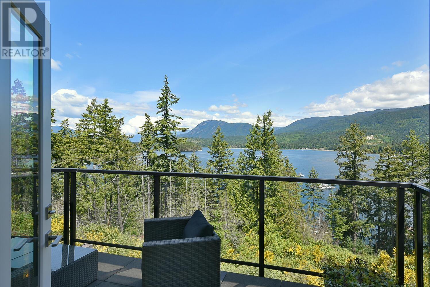 302 5780 MARINE WAY, Sechelt