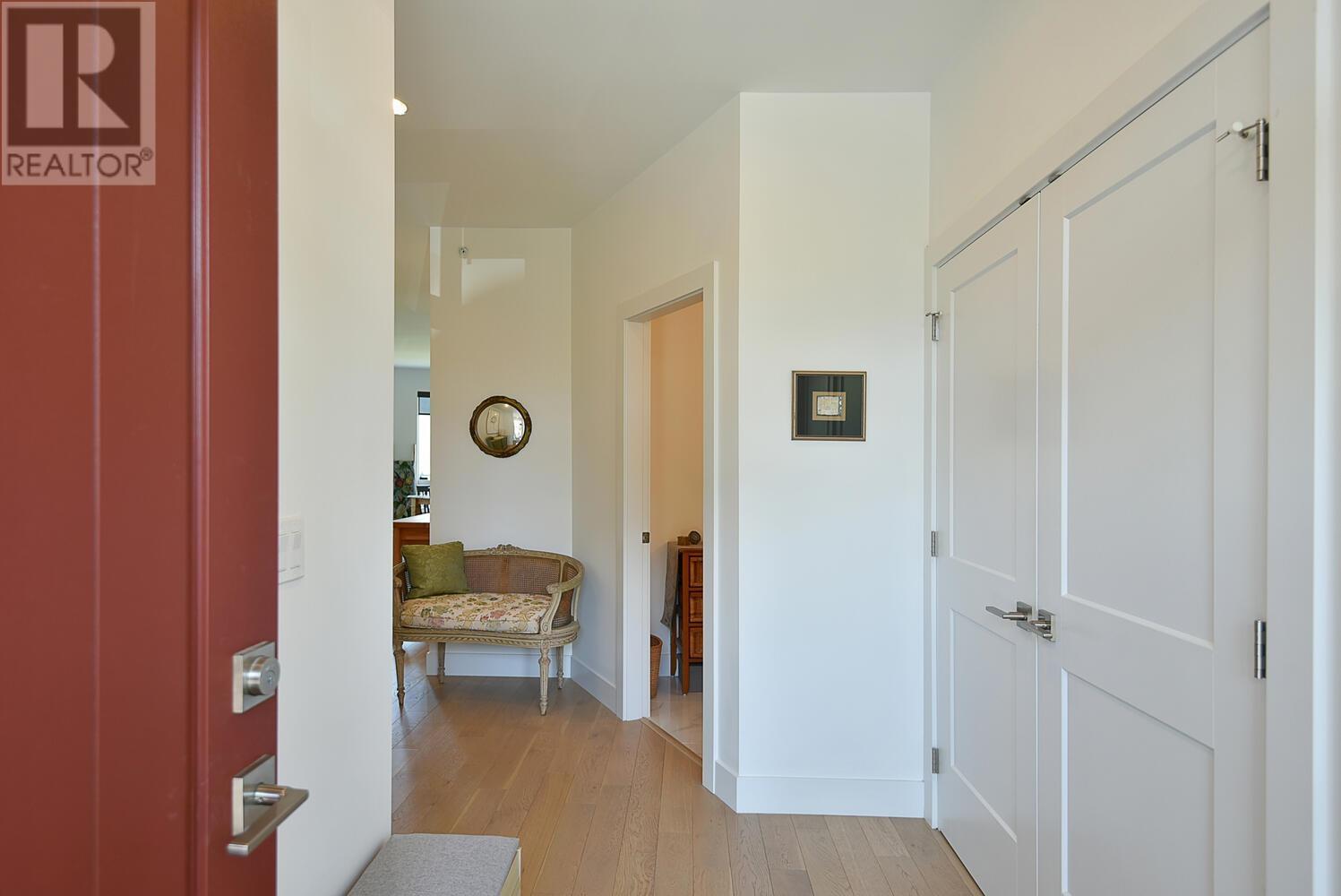 302 5780 MARINE WAY, Sechelt
