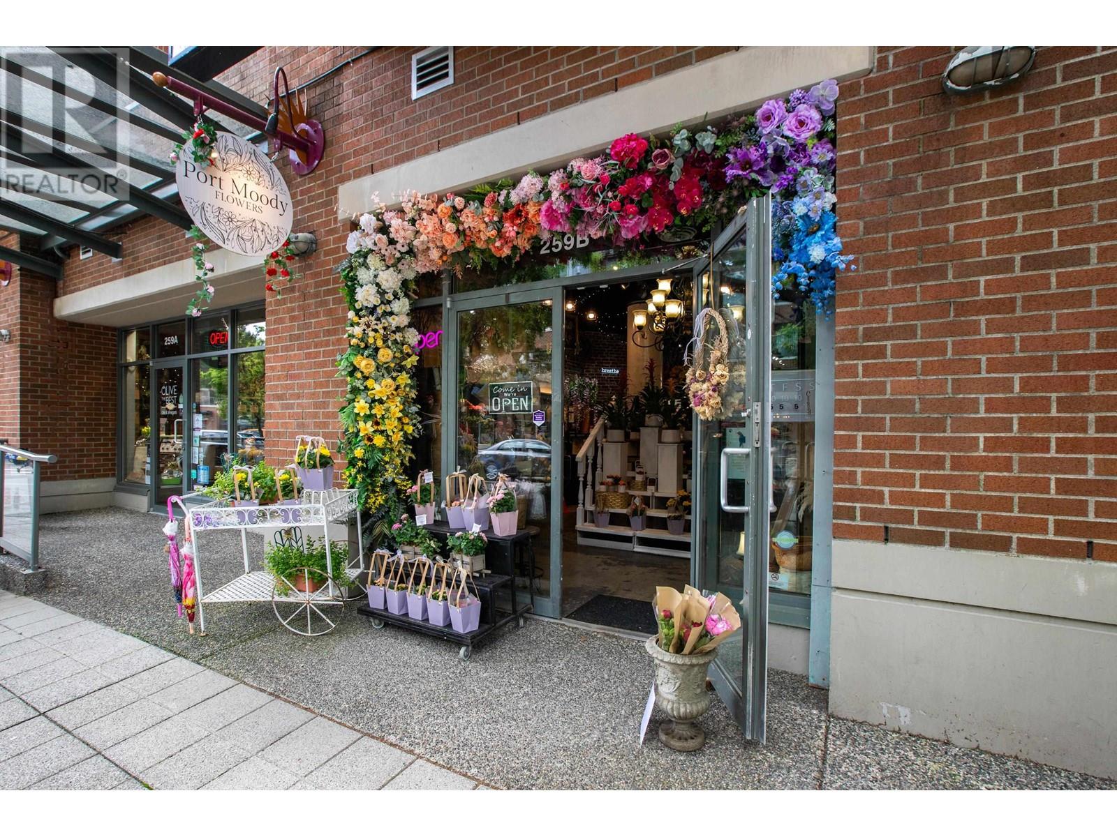 Photo 9 of 303 220 Newport Drive, Port Moody BC
