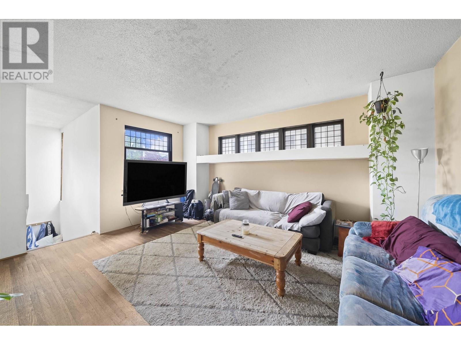 Photo 32 of 3550 W 1st Avenue, Vancouver BC