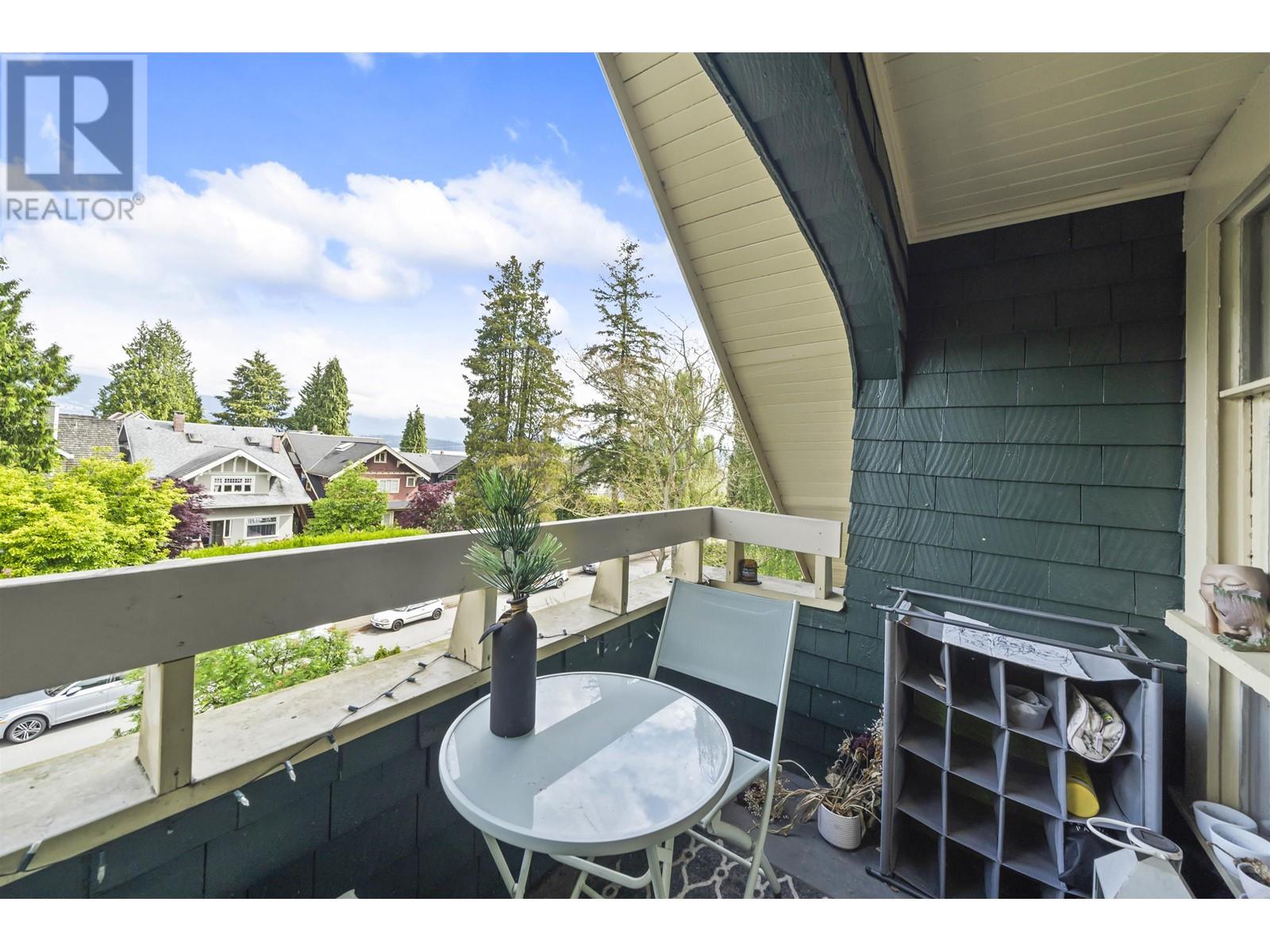 Photo 12 of 3550 W 1st Avenue, Vancouver BC