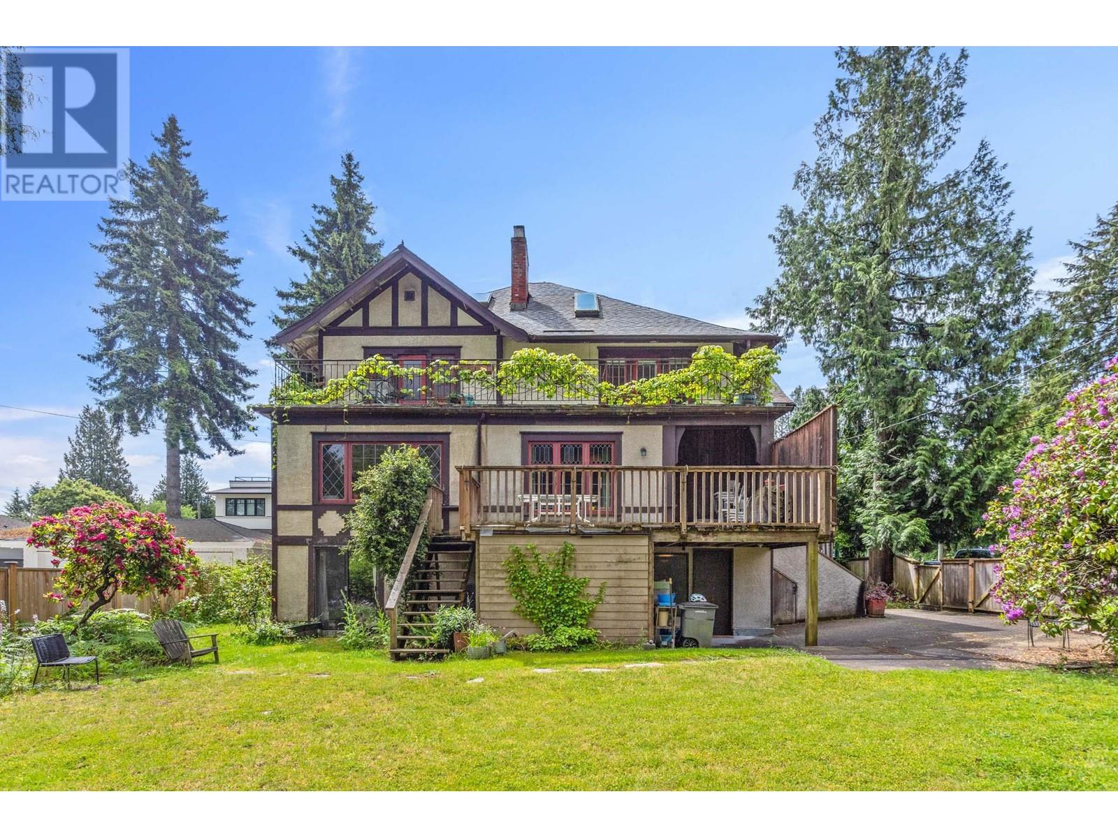 Photo 1 of 4698 W 4th Avenue, Vancouver BC
