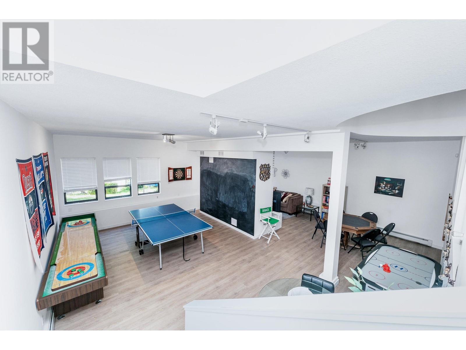 Photo 3 of 24325 126 Avenue, Maple Ridge BC