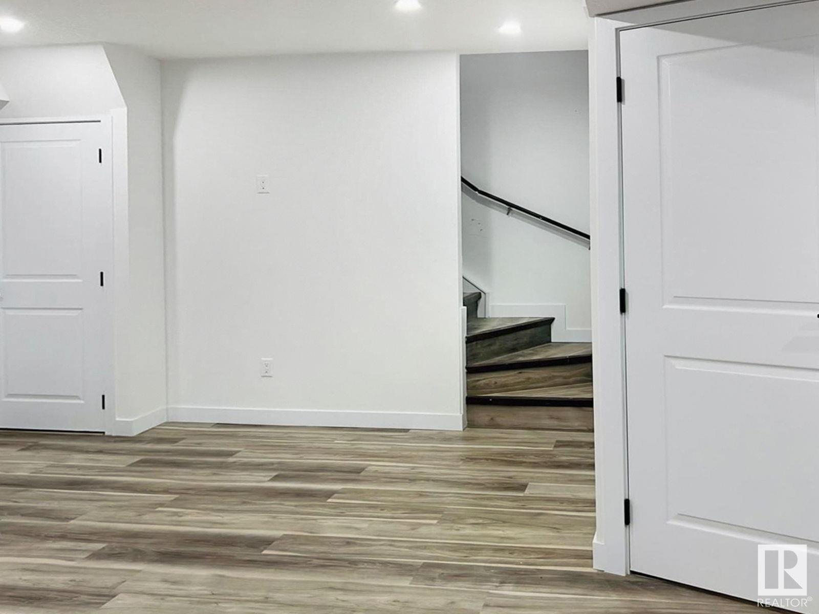 9417 PEAR CR CR SW, Edmonton