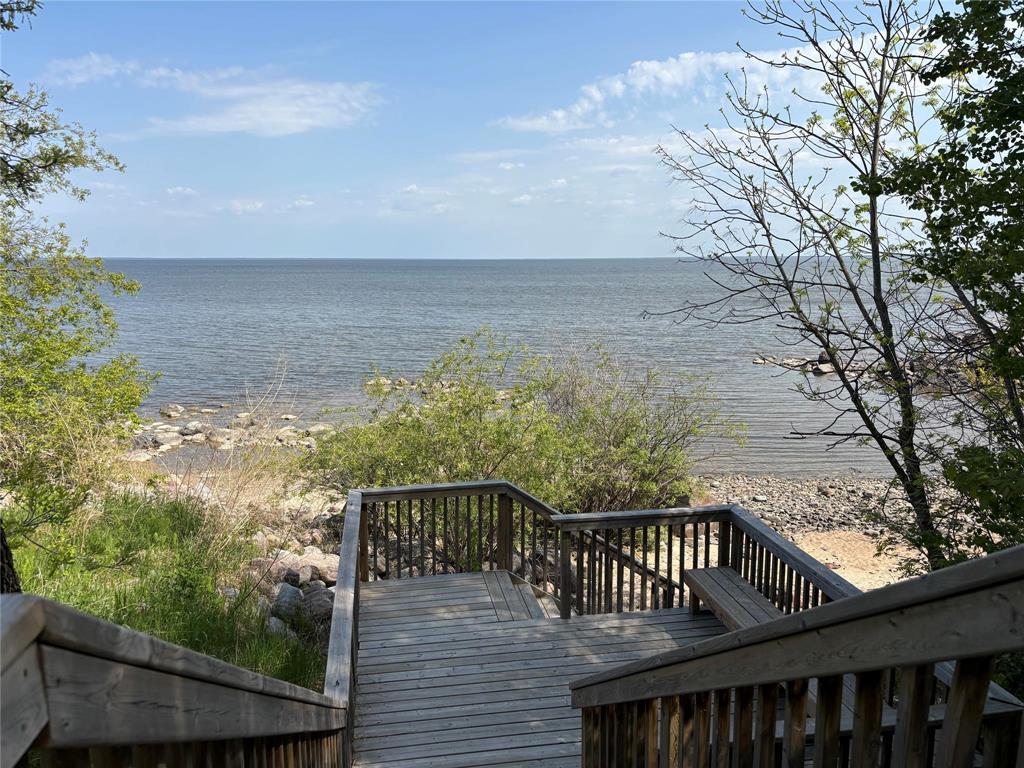 Photo 9 of 7 Mildred Place, Victoria Beach MB