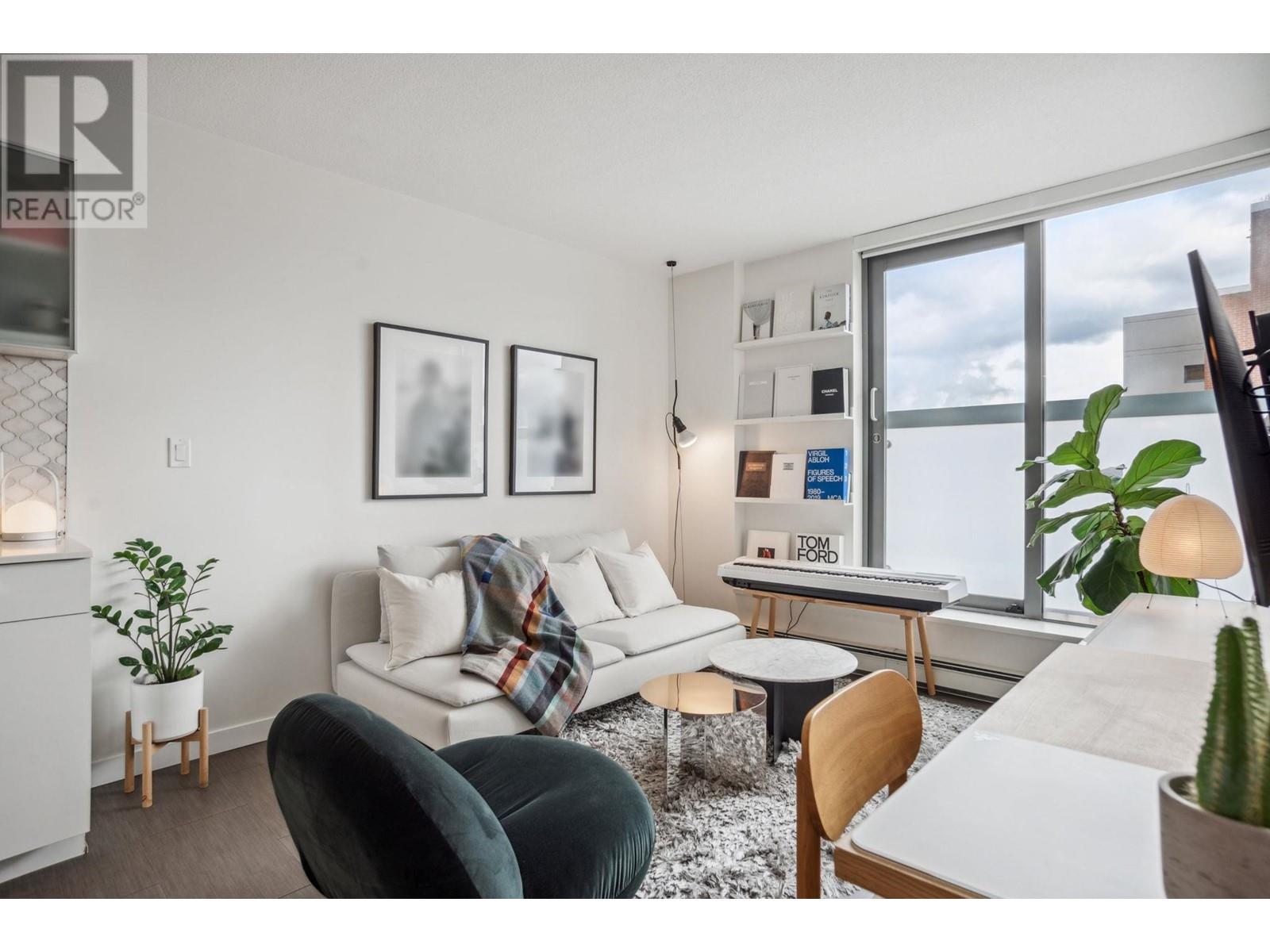 809 66 W CORDOVA STREET, Vancouver