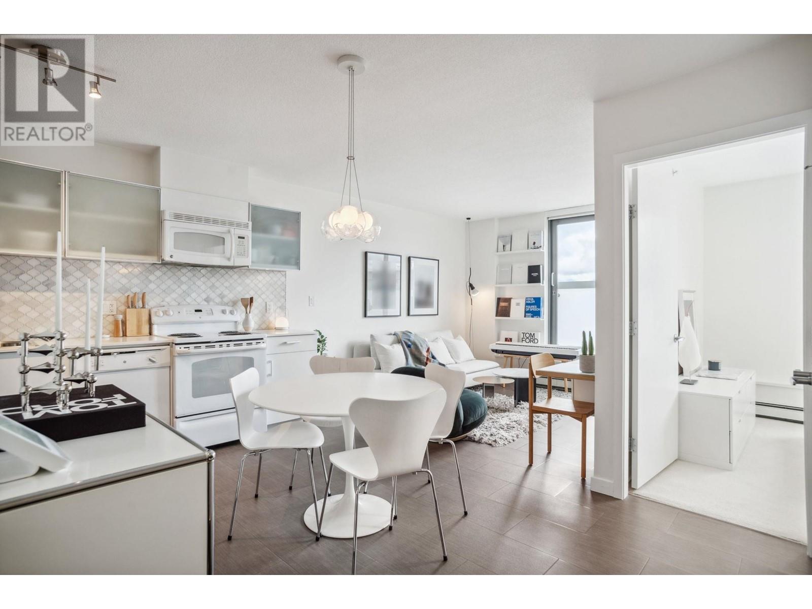 809 66 W CORDOVA STREET, Vancouver