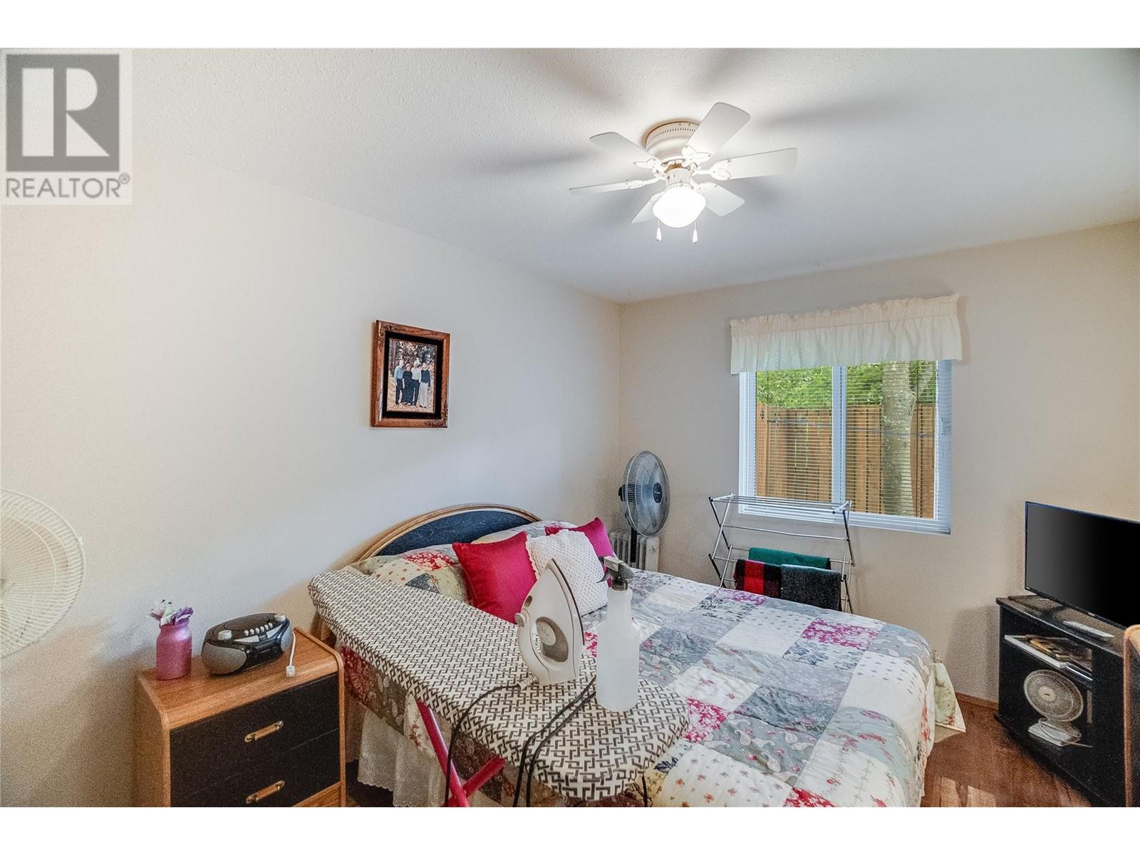 663 COLUMBIA Avenue, Castlegar