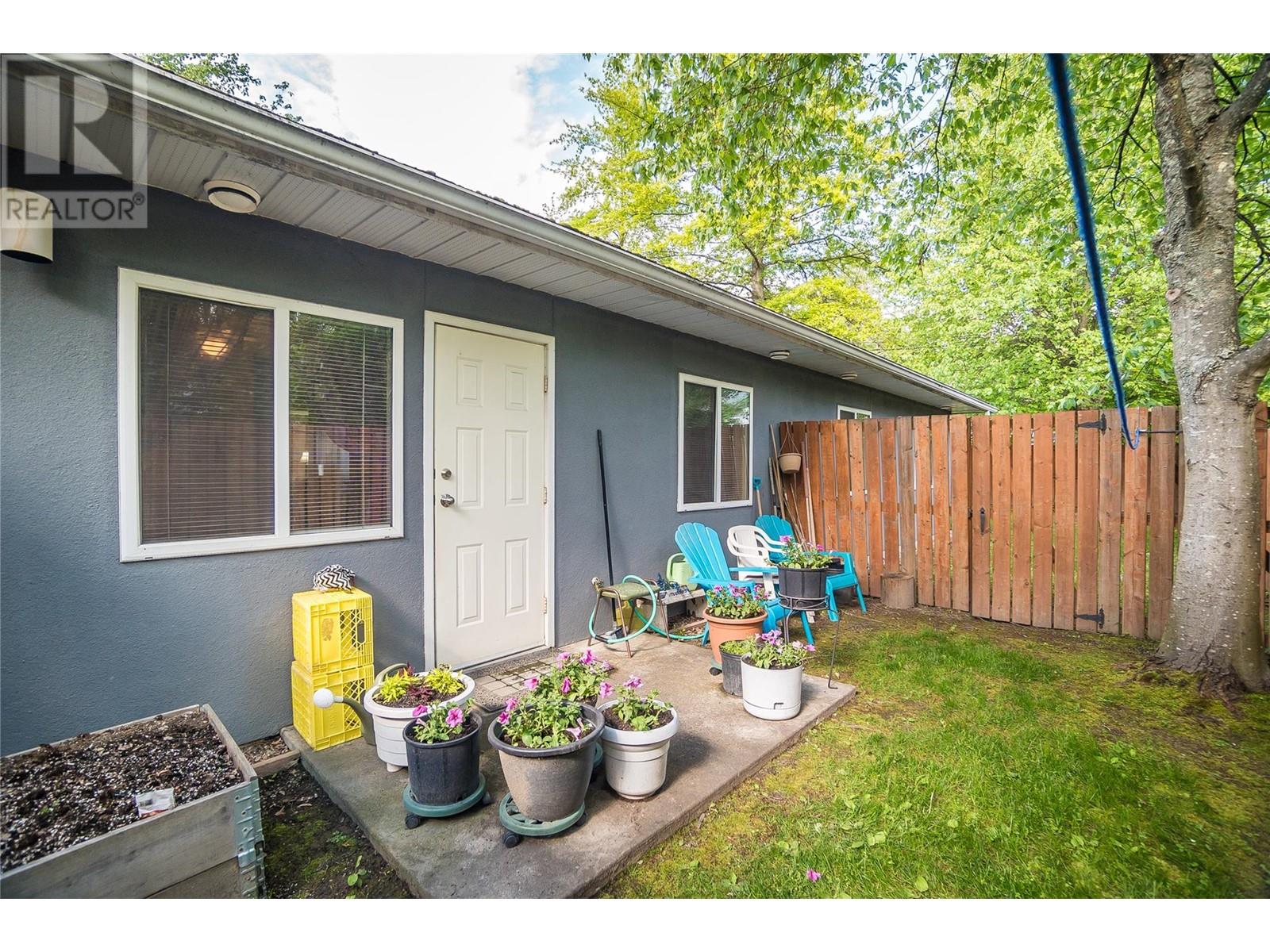 663 COLUMBIA Avenue, Castlegar