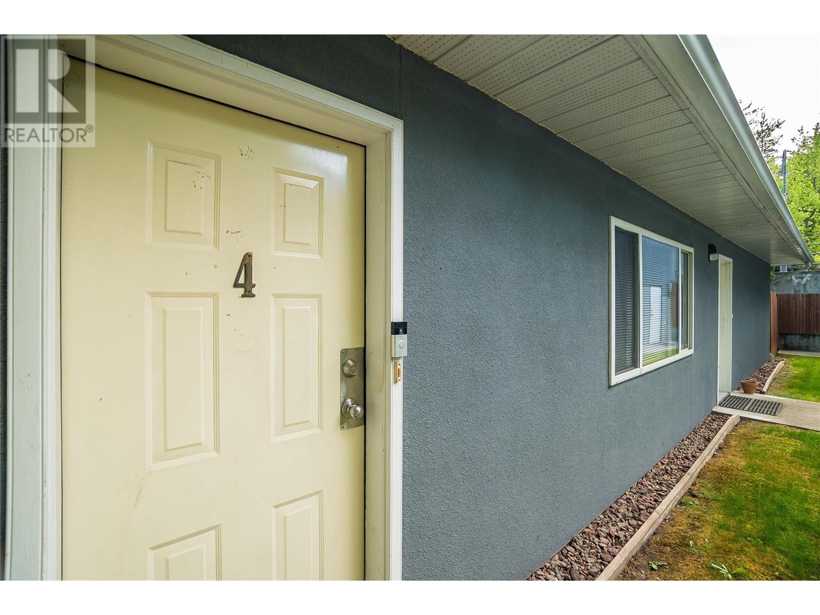663 COLUMBIA Avenue, Castlegar