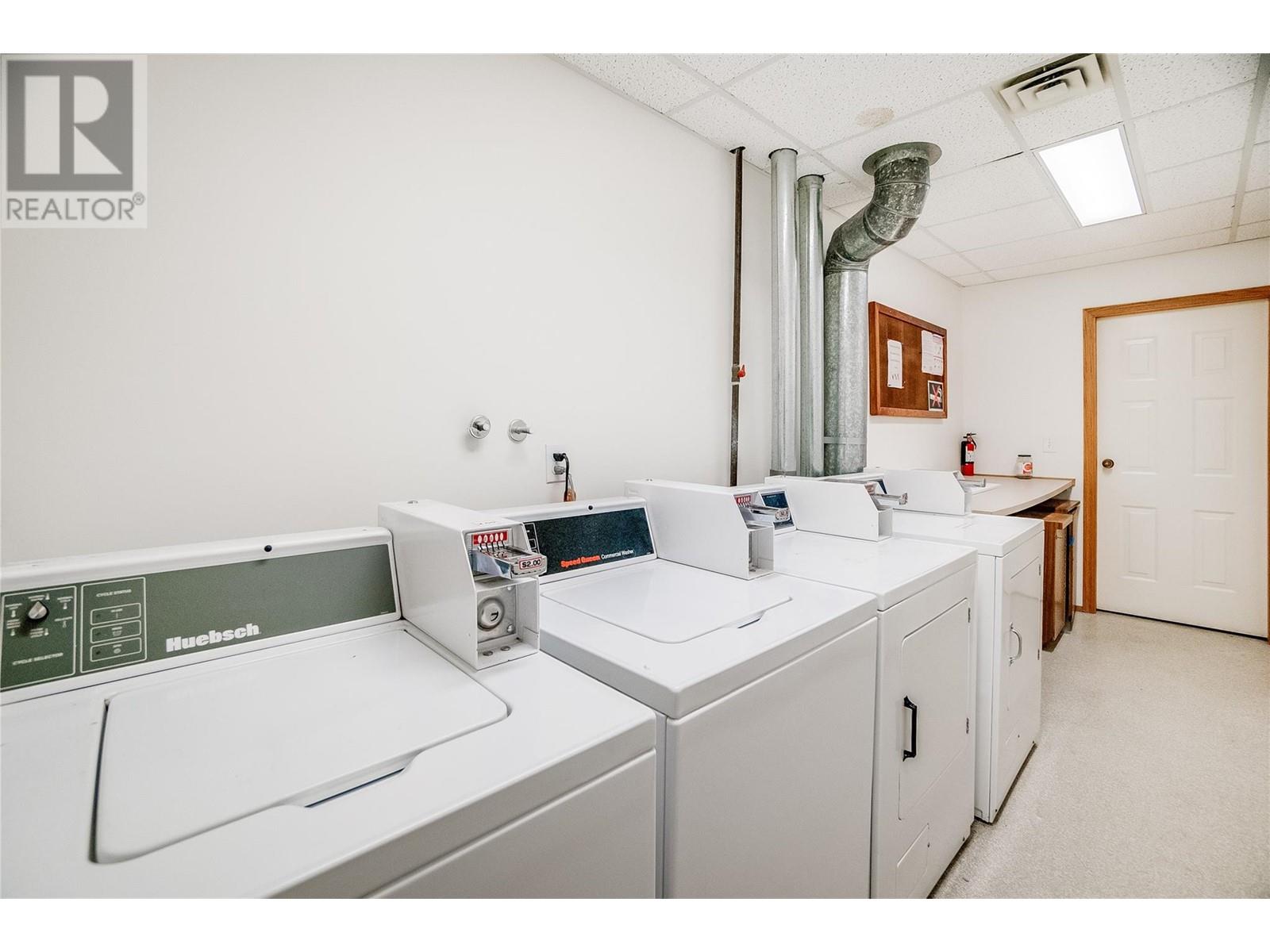 663 COLUMBIA Avenue, Castlegar
