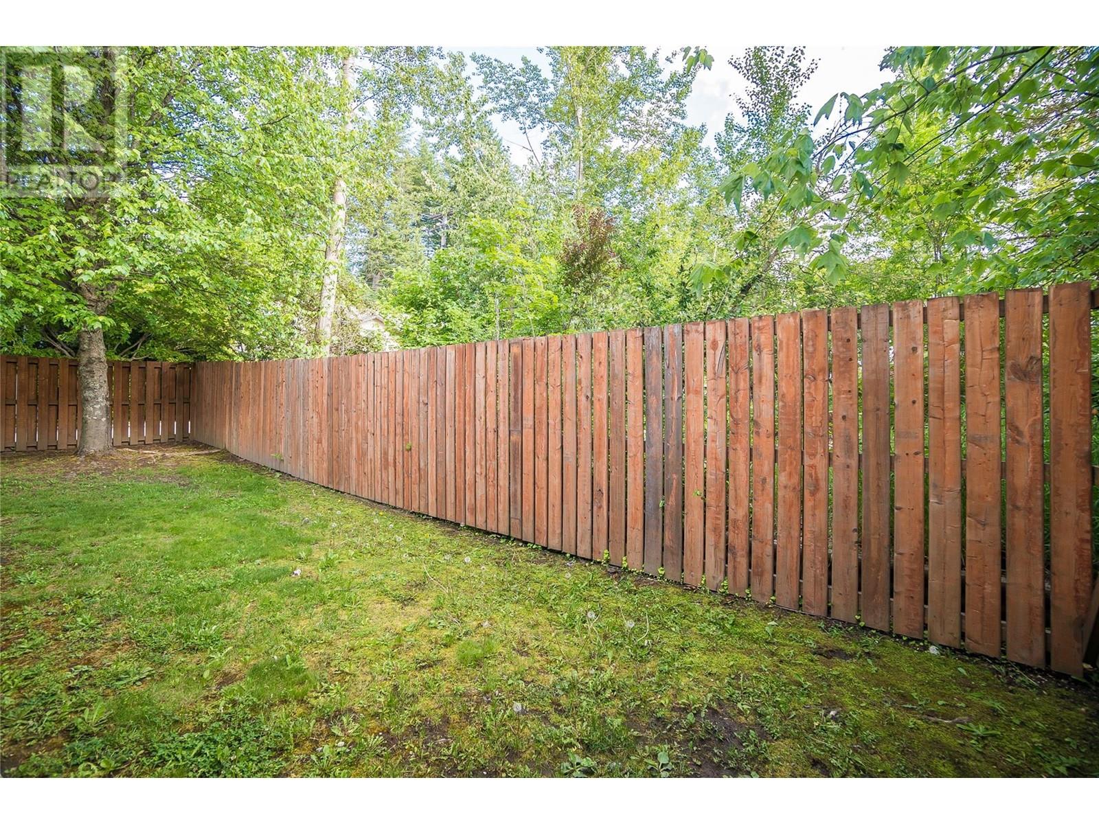 663 COLUMBIA Avenue, Castlegar